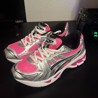 Bstsneaker-Tiktok-celebrities Unboxing 02