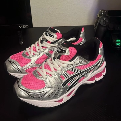 Bstsneaker-Tiktok-celebrities Unboxing 02