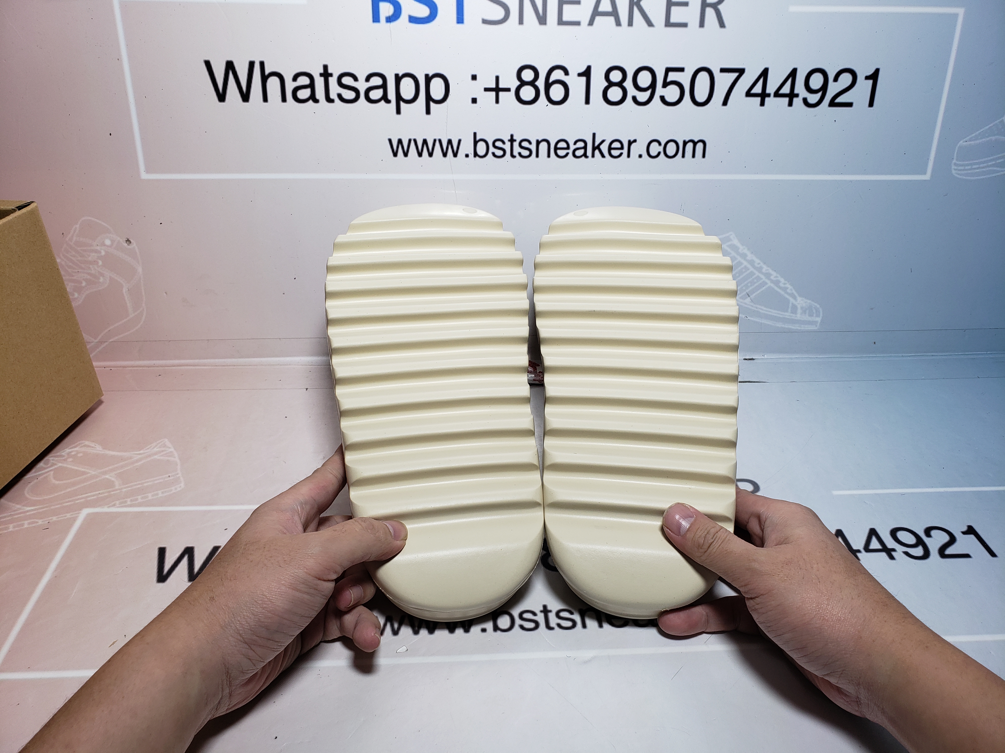 Bstsneaker- Adidas Yeezy Slide Bone FW6345