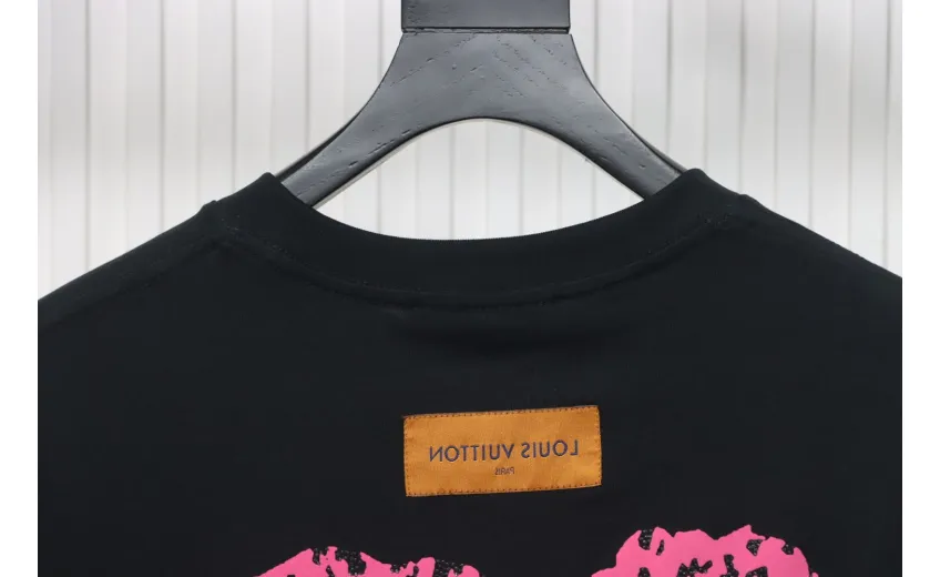 Bstsneaker- Louis Vuitton Embossed T-shirt Black 120