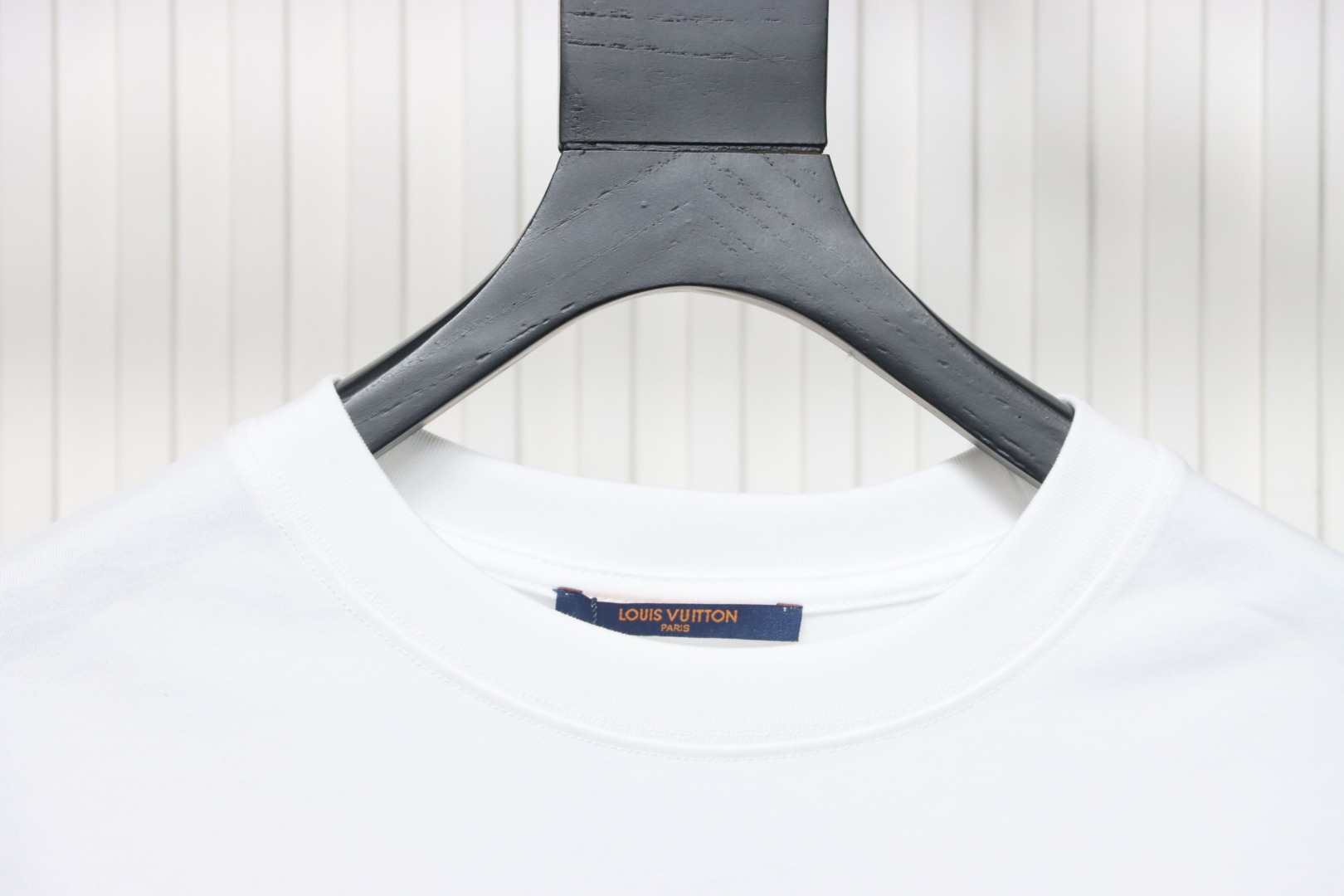 Bstsneaker- Louis Vuitton Embossed T-shirt White120
