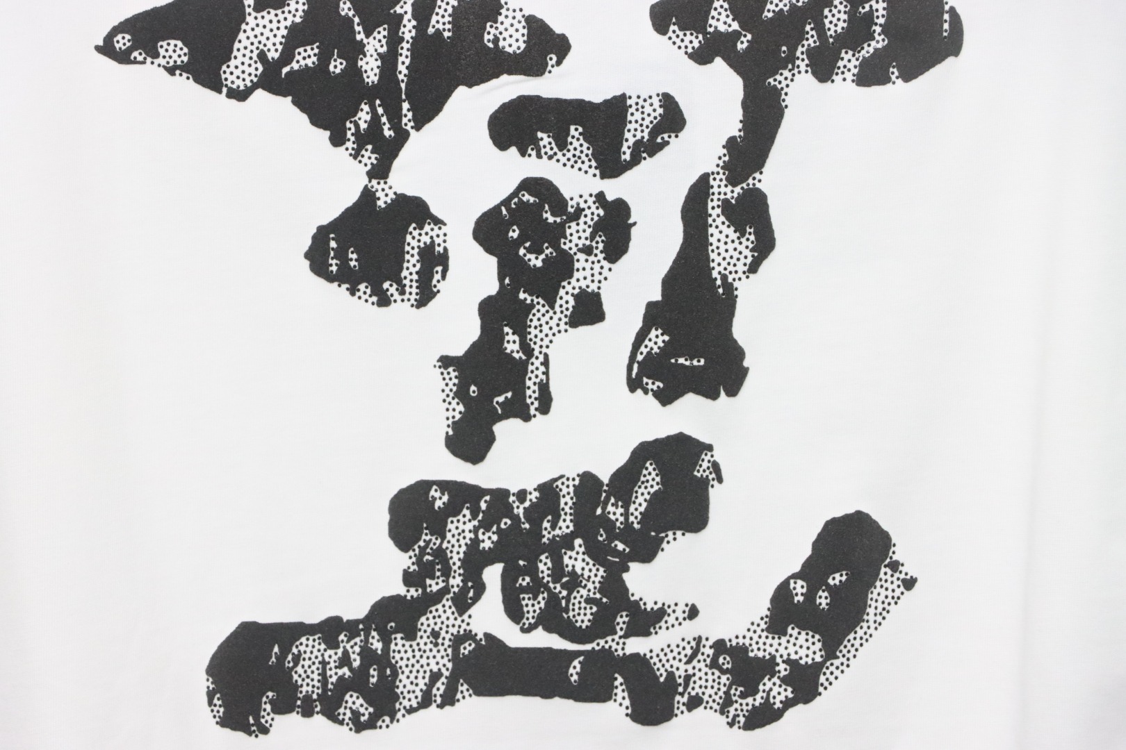 Bstsneaker- Louis Vuitton Embossed T-shirt White120