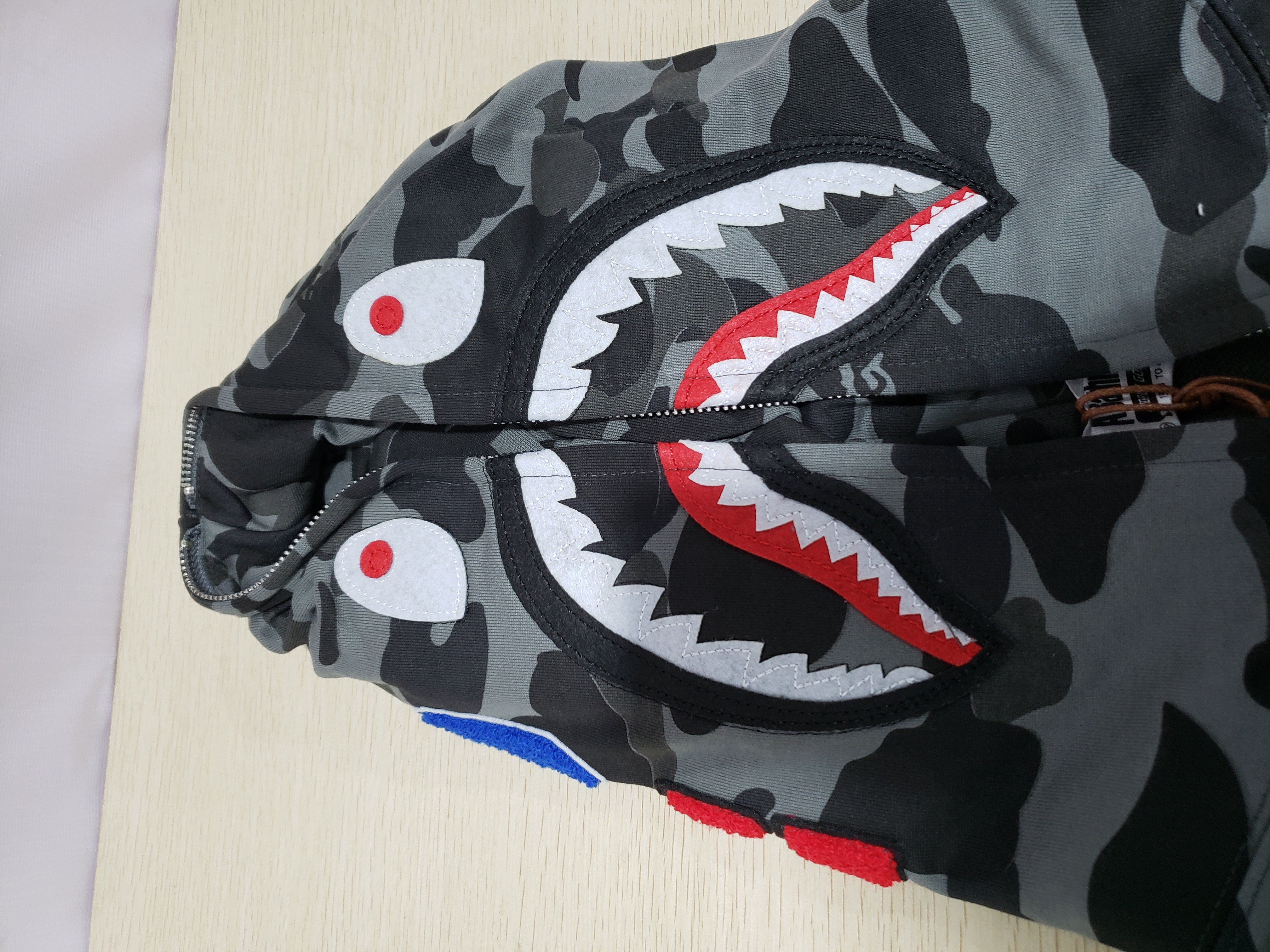 Bstsneaker-BAPE Color Camo Shark Zip Hoodie Black 4580793319054