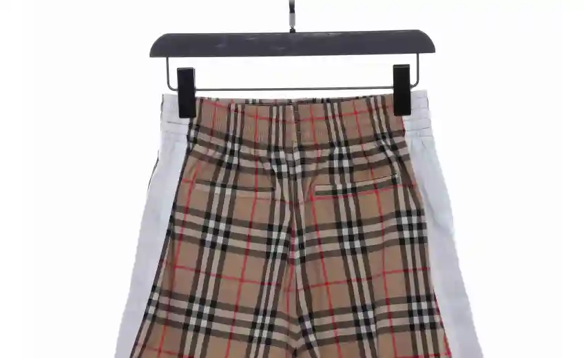 Bstsneaker- Burberry Classic vintage plaid patchwork webbing shorts 150