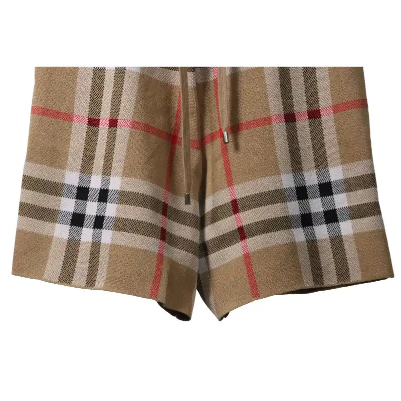 Bstsneaker- Burberry Classic Check Knit Shorts 100