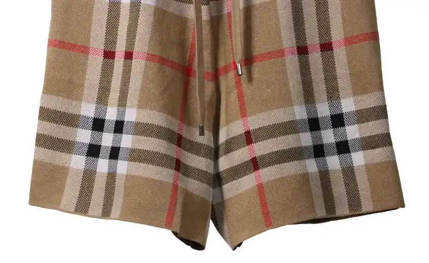 Bstsneaker- Burberry Classic Check Knit Shorts 100