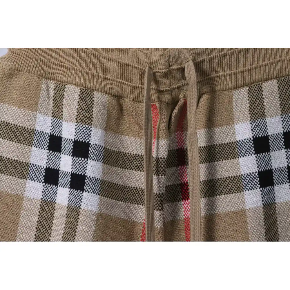 Bstsneaker- Burberry Classic Check Knit Shorts 100