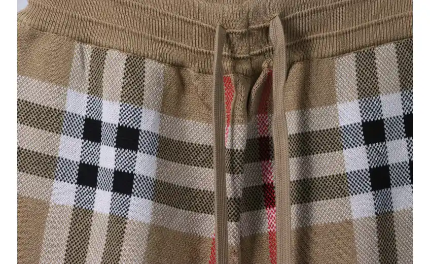 Bstsneaker- Burberry Classic Check Knit Shorts 100