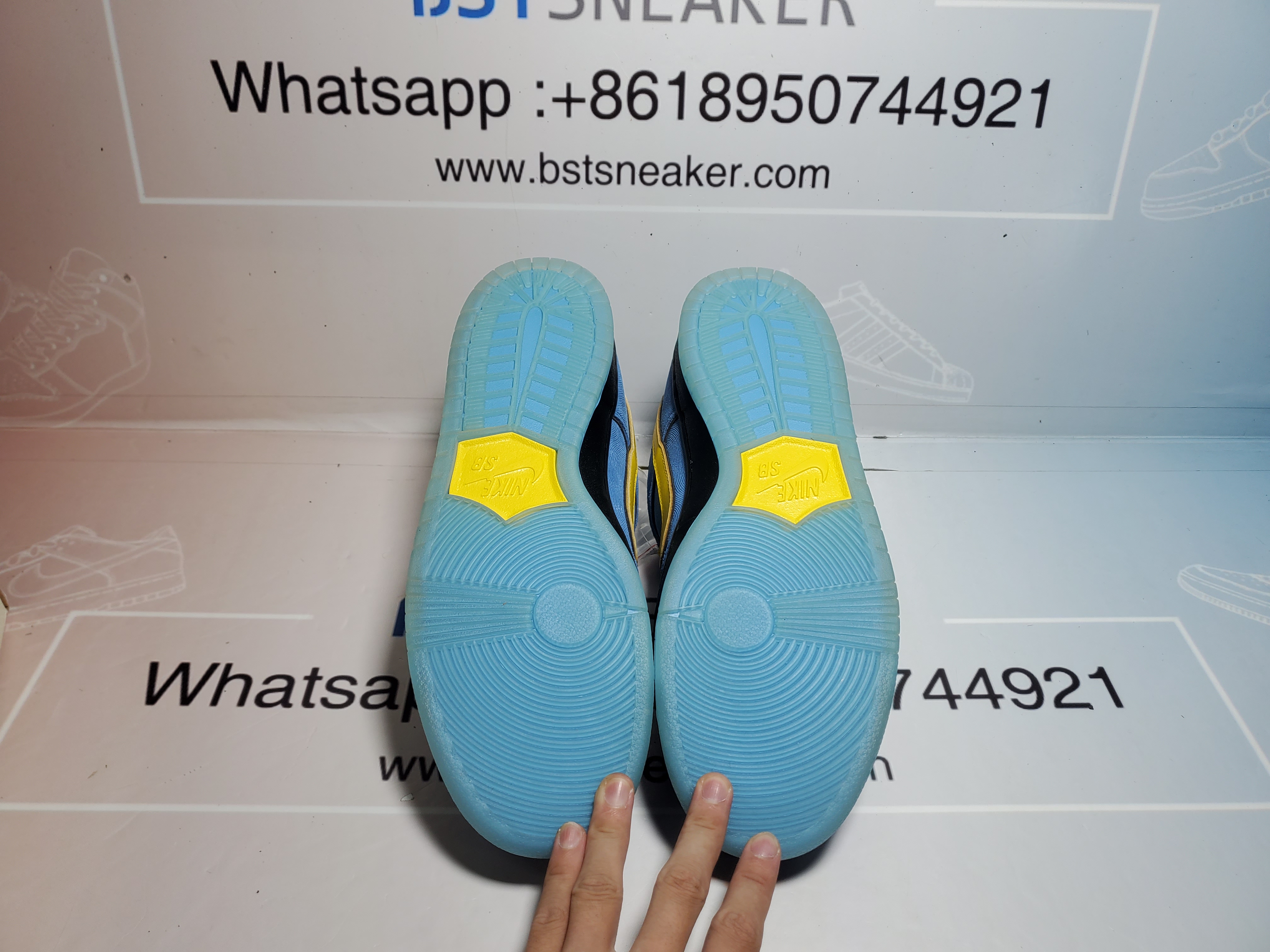 Bstsneaker-The Powerpuff Girls x Nike SB Dunk Low Bubbles FZ8320-400