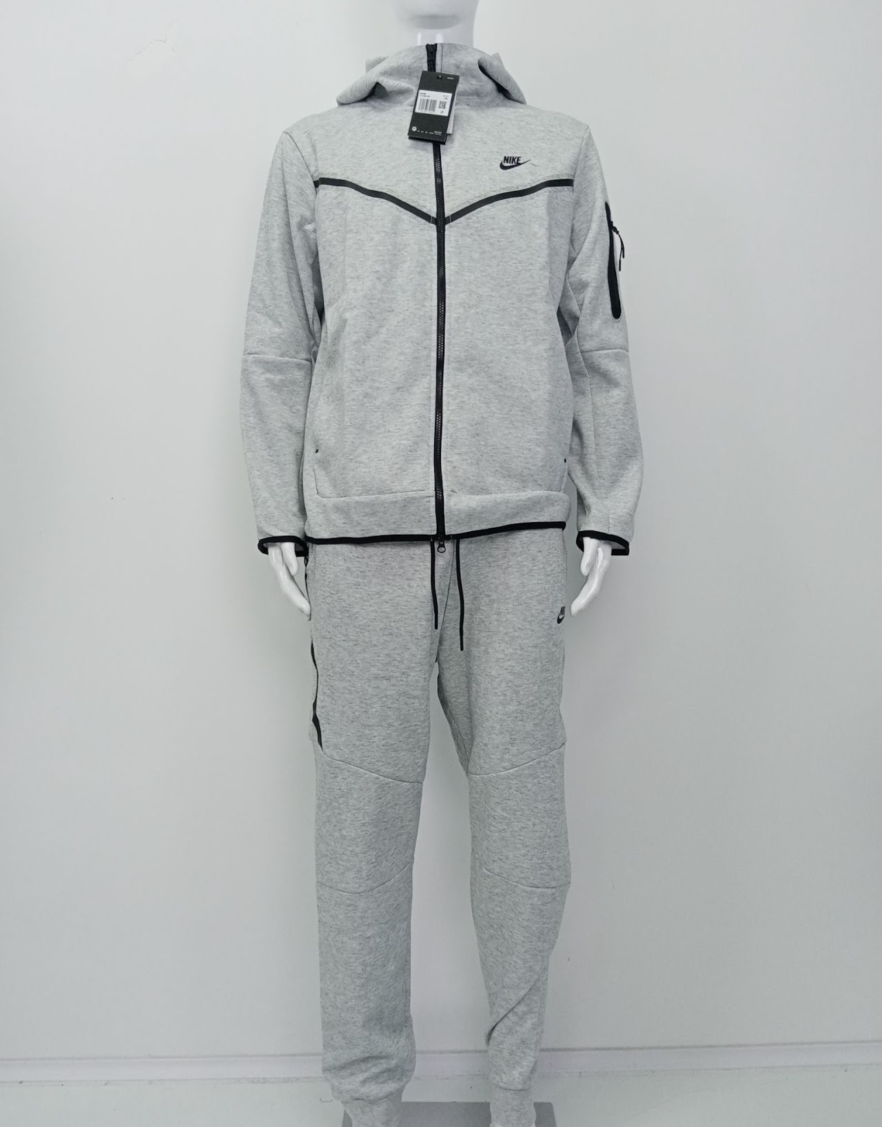 Bstsneaker- Nike Sportswear Tech Fleece Full-Zip Hoodie & Joggers Set