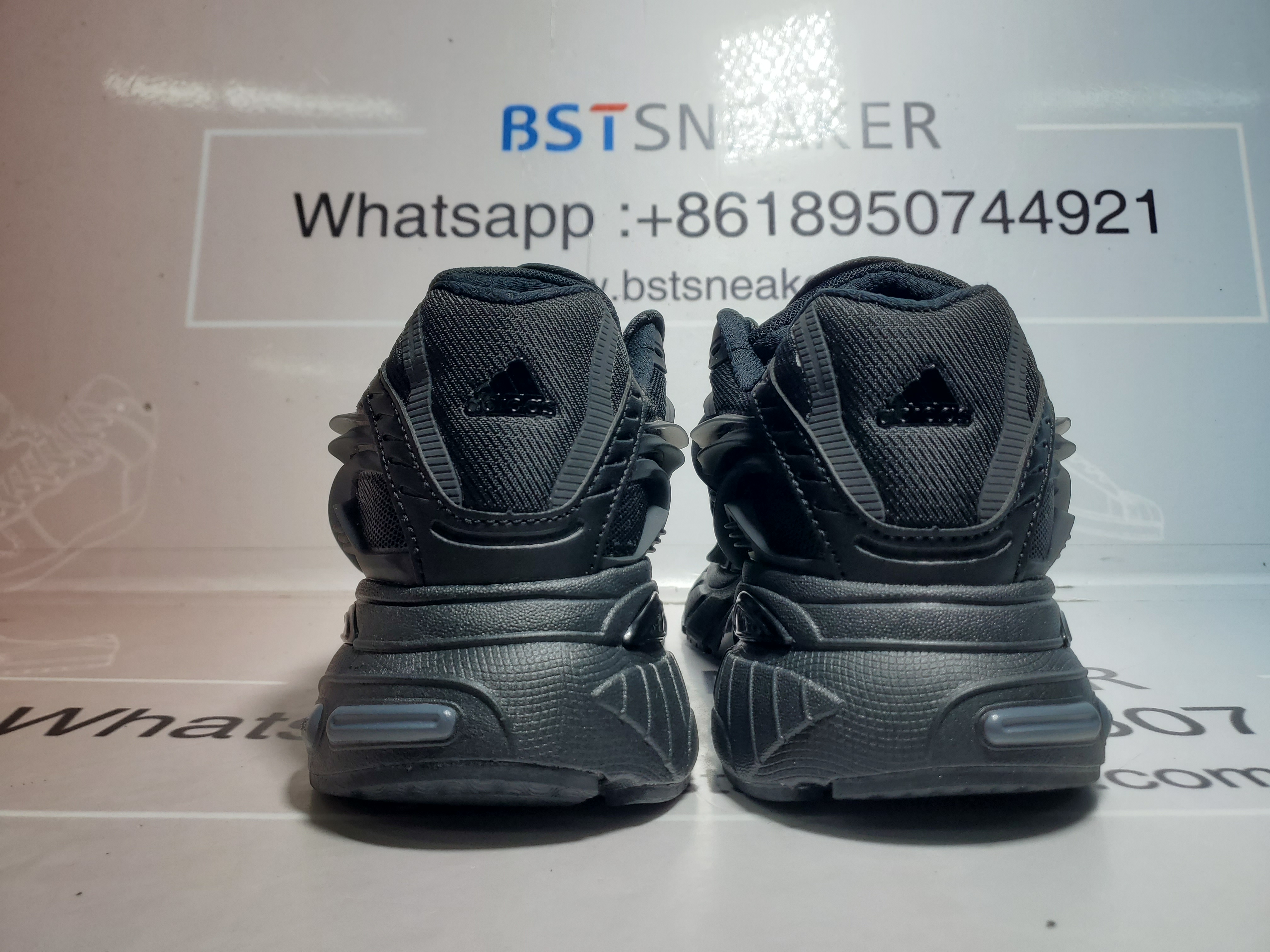 Bstsneaker- Adidas x Pharrell x VIRGINIA Adistar Jellyfish Black JP9264