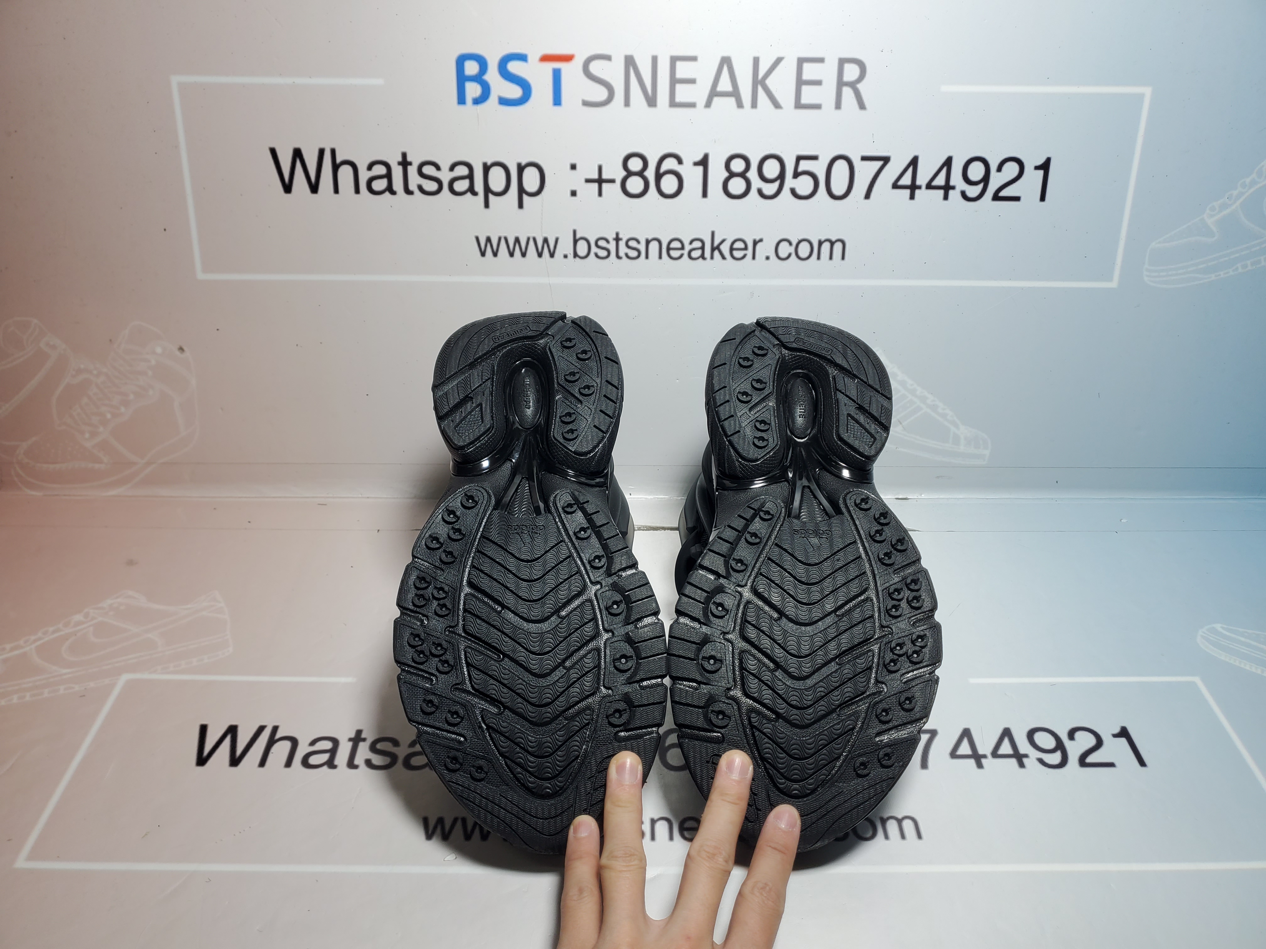 Bstsneaker- Adidas x Pharrell x VIRGINIA Adistar Jellyfish Black JP9264