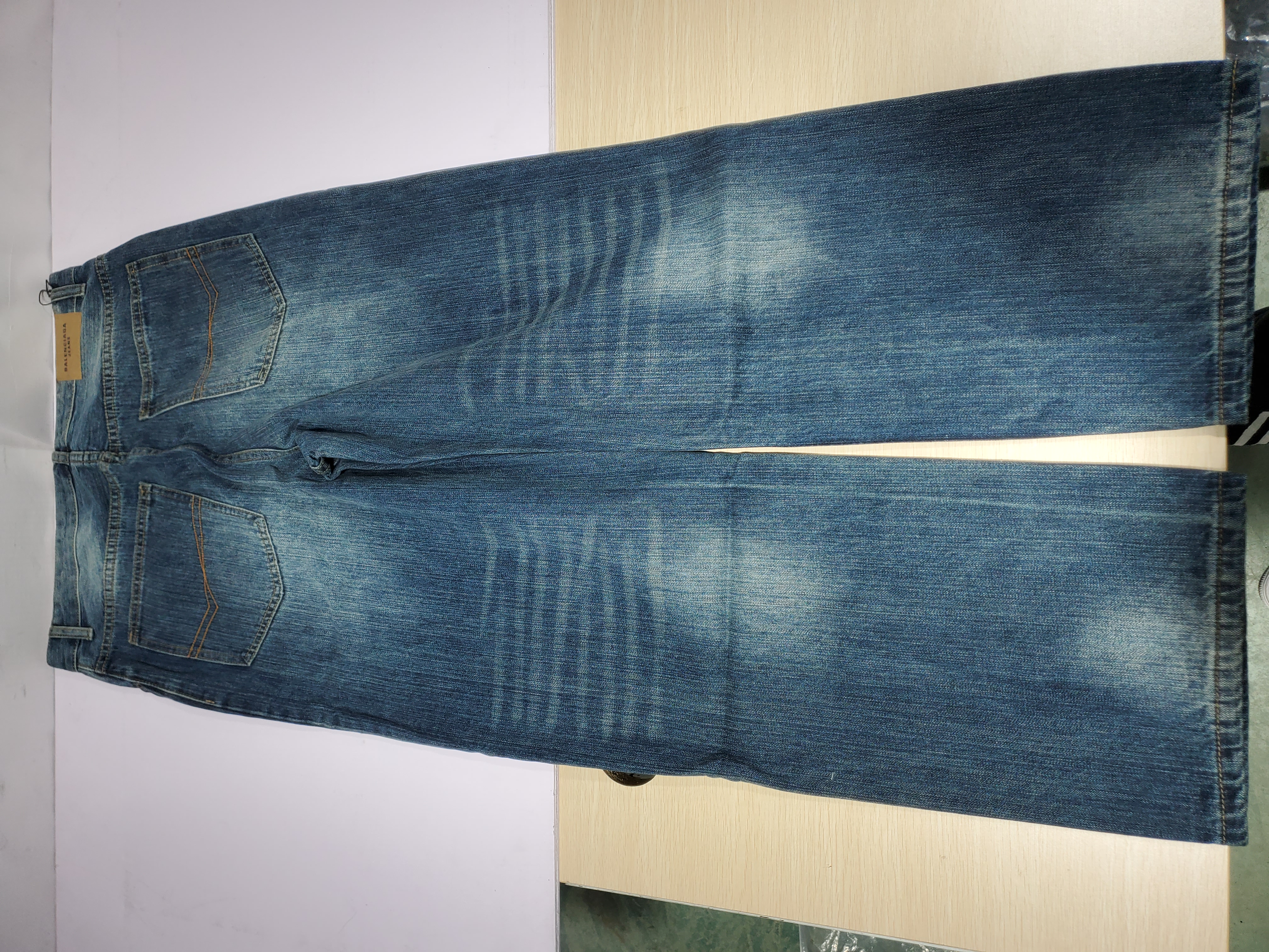 Bstsneaker-Balenciaga Lettering Embroidered jeans 210