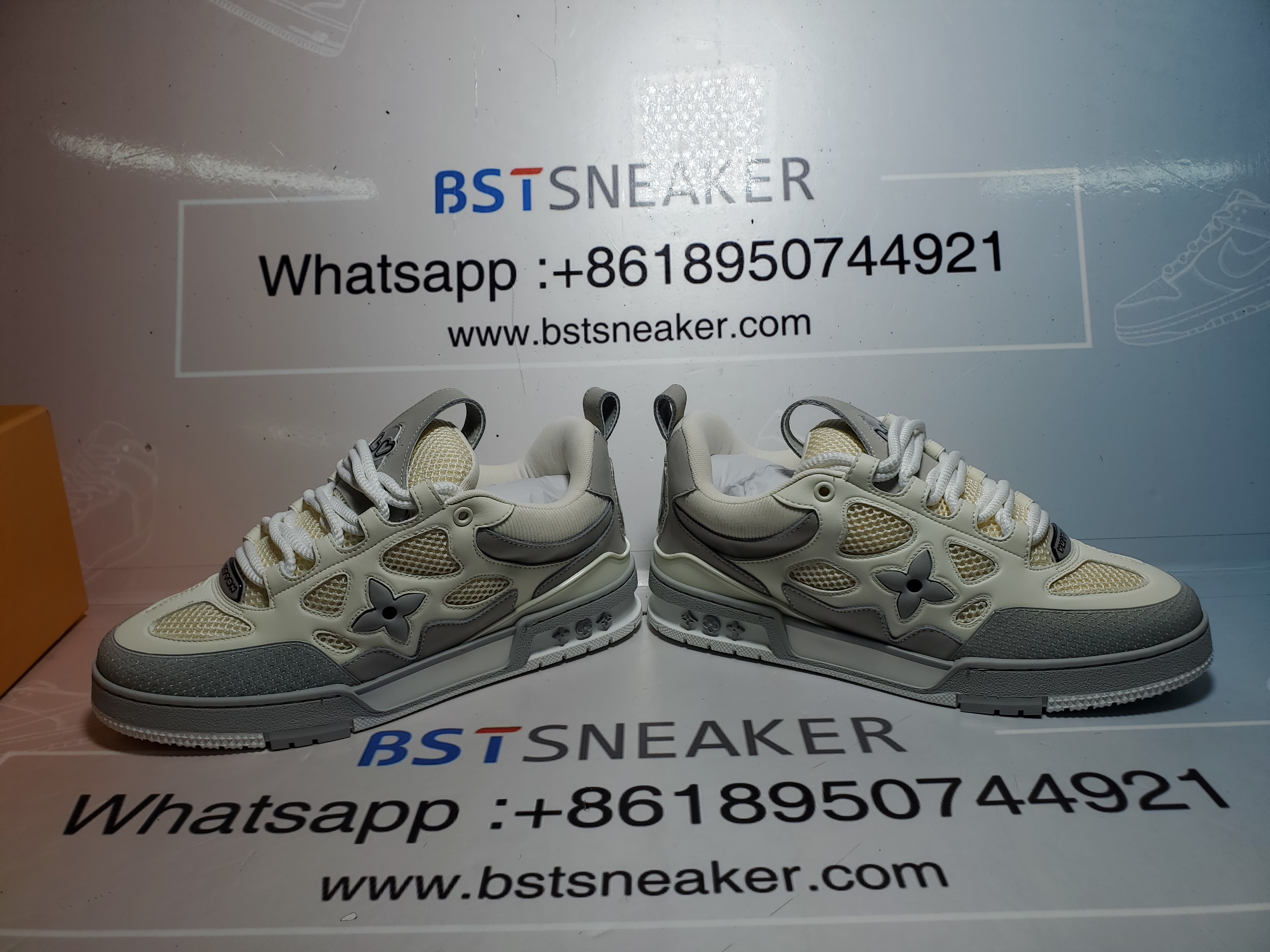 Bstsneaker-Louis Vuitton Leather lace up Fashionable Board Shoes White Gray 1ACQP4 SK8