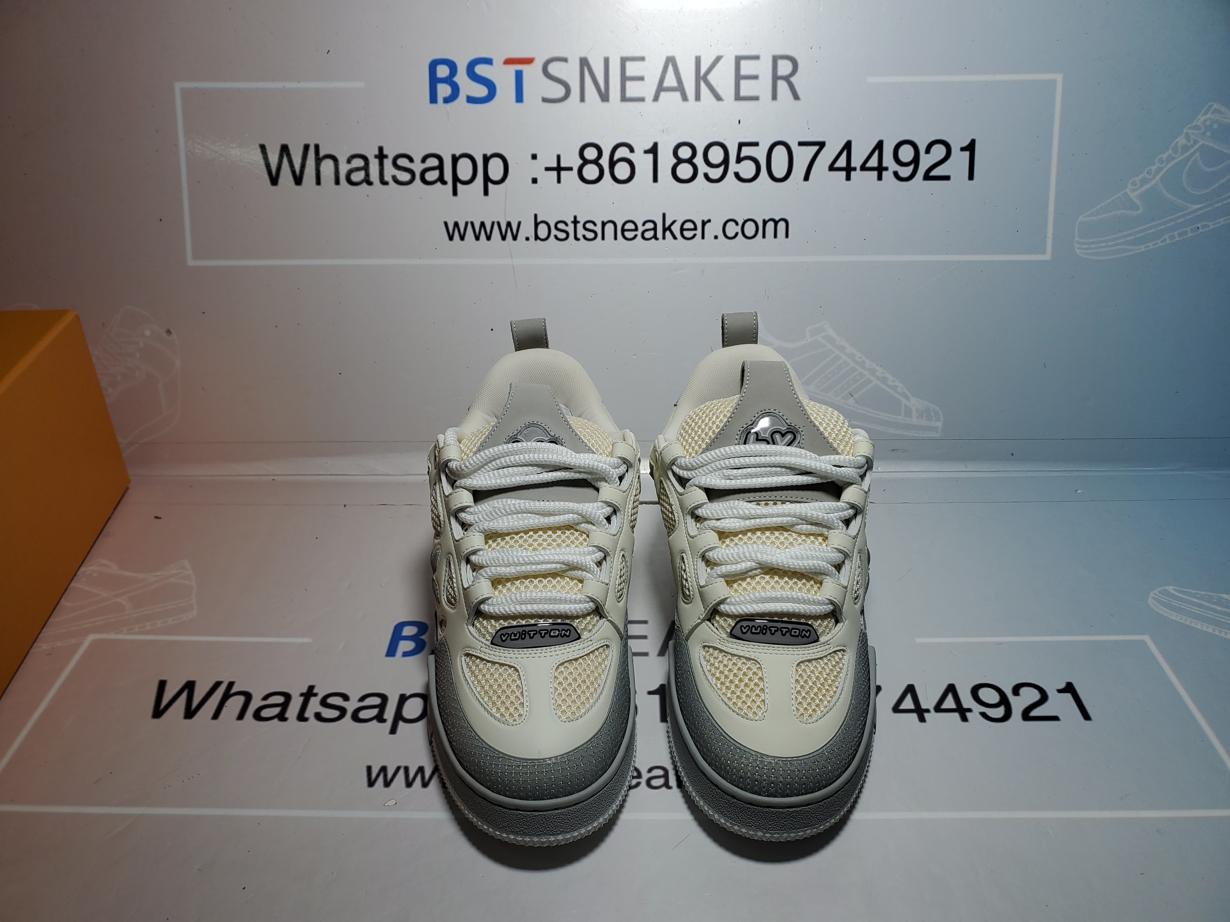 Bstsneaker-Louis Vuitton Leather lace up Fashionable Board Shoes White Gray 1ACQP4 SK8
