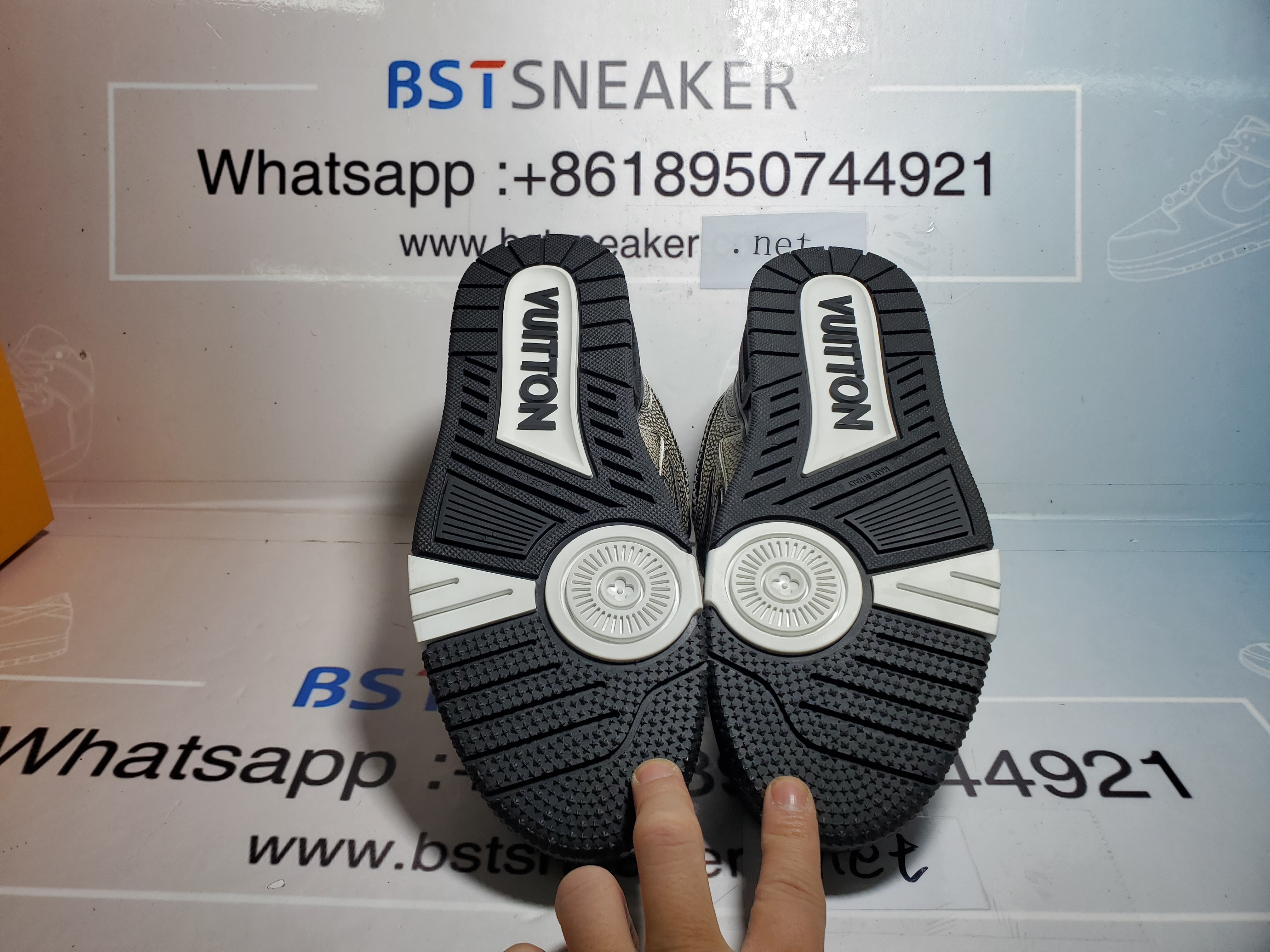 Bstsneaker-Louis Vuitton New Black Woolen Fabric