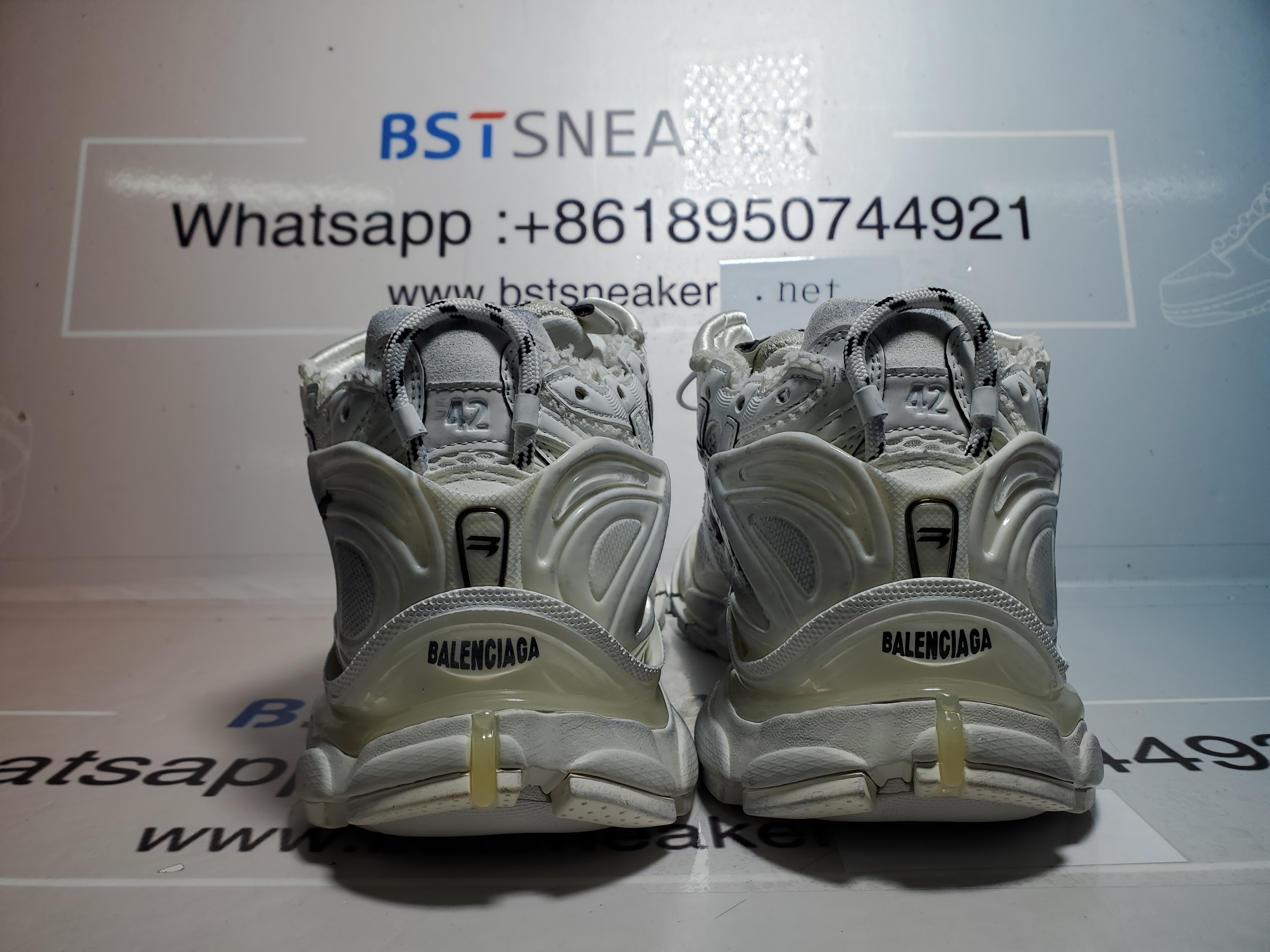 Bstsneaker-Balenciaga Runner Graffiti White 677402 W3RBQ 9010