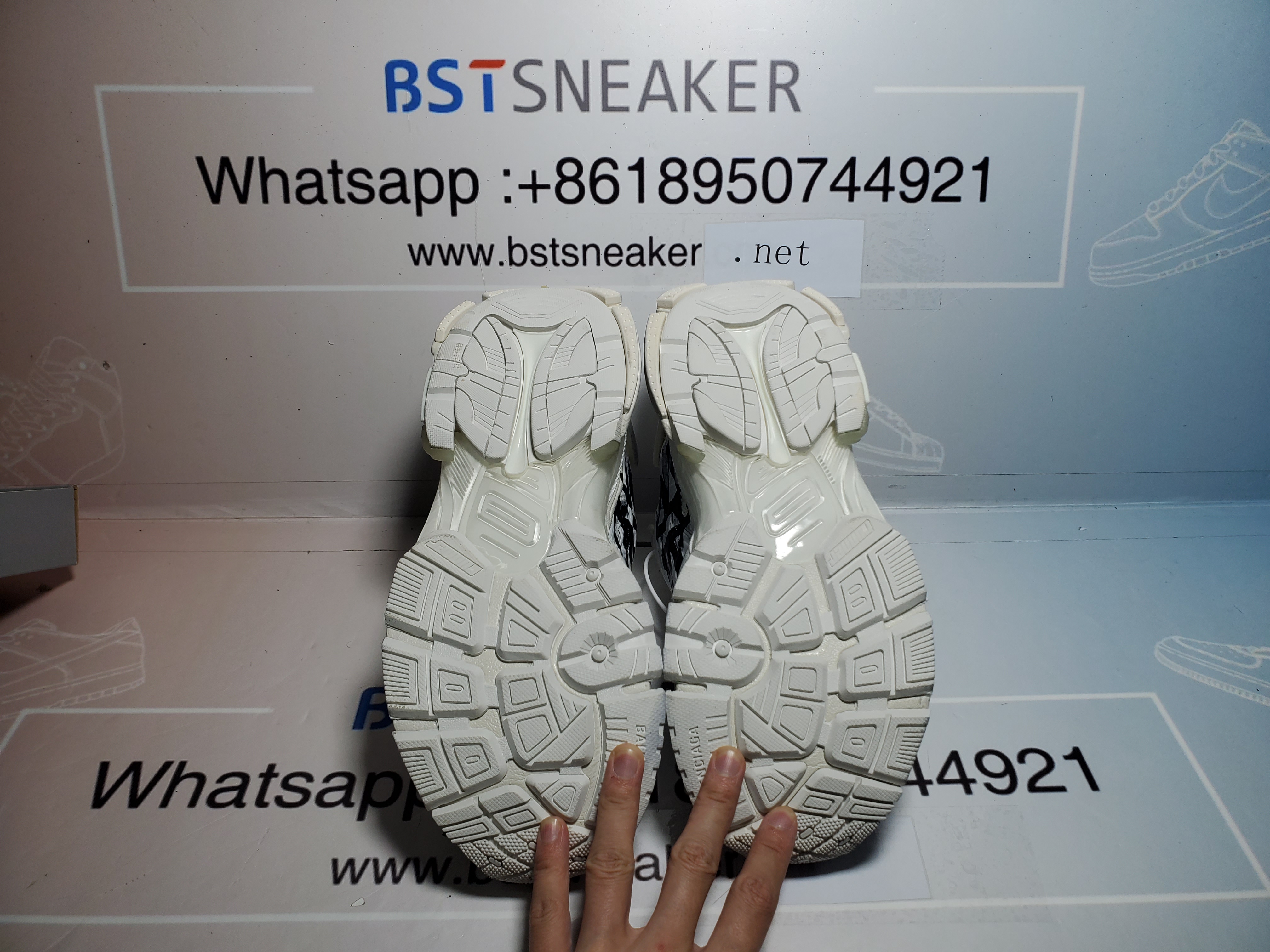 Bstsneaker-Balenciaga Runner Graffiti White 677402 W3RBQ 9010