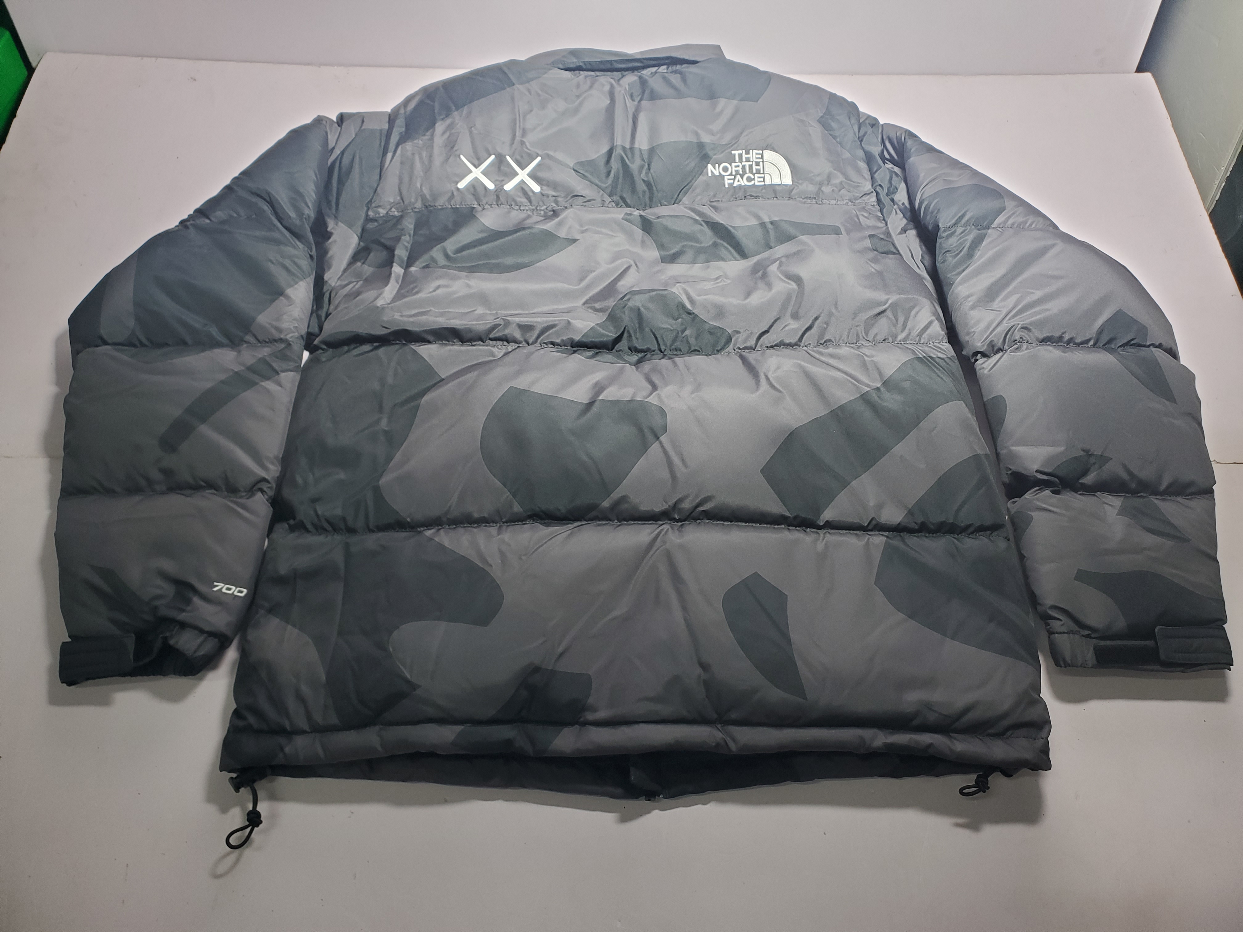 Bstsneaker-The North Face x Kaws Retro 1996 Nuptse Jacket