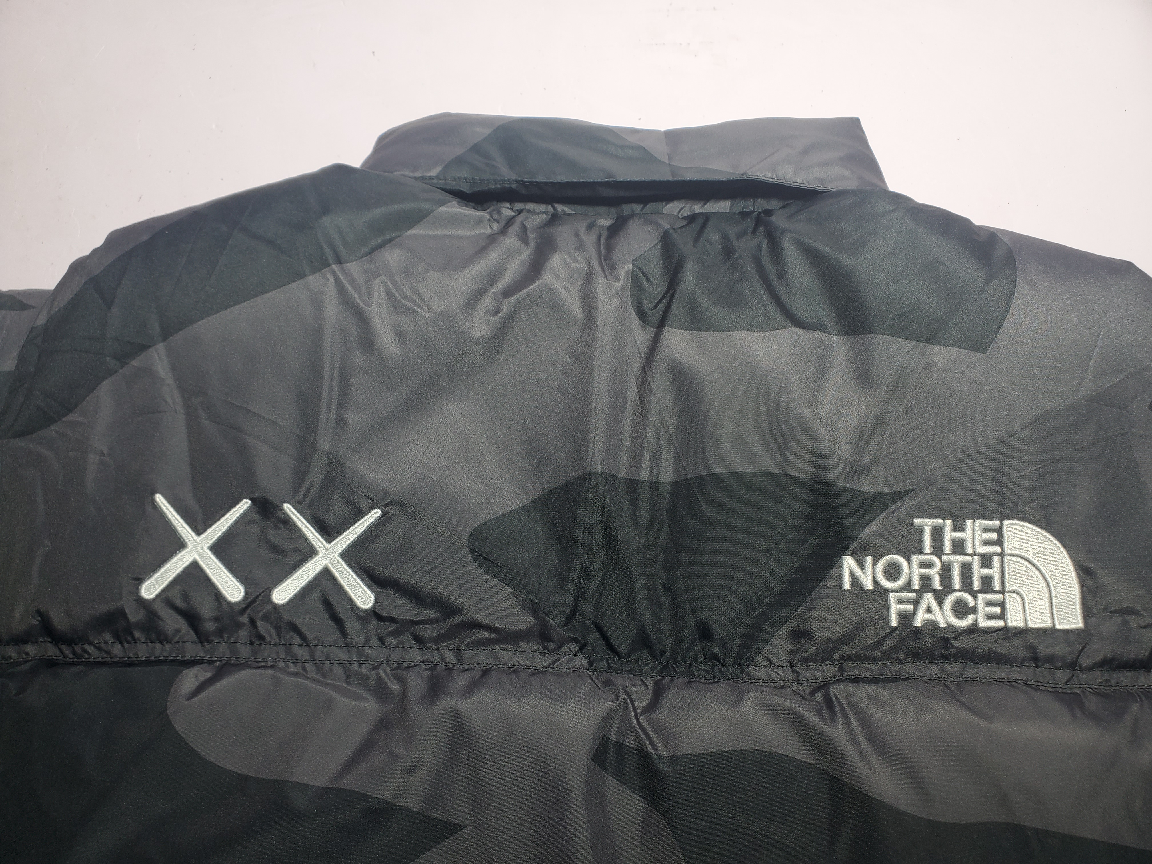 Bstsneaker-The North Face x Kaws Retro 1996 Nuptse Jacket