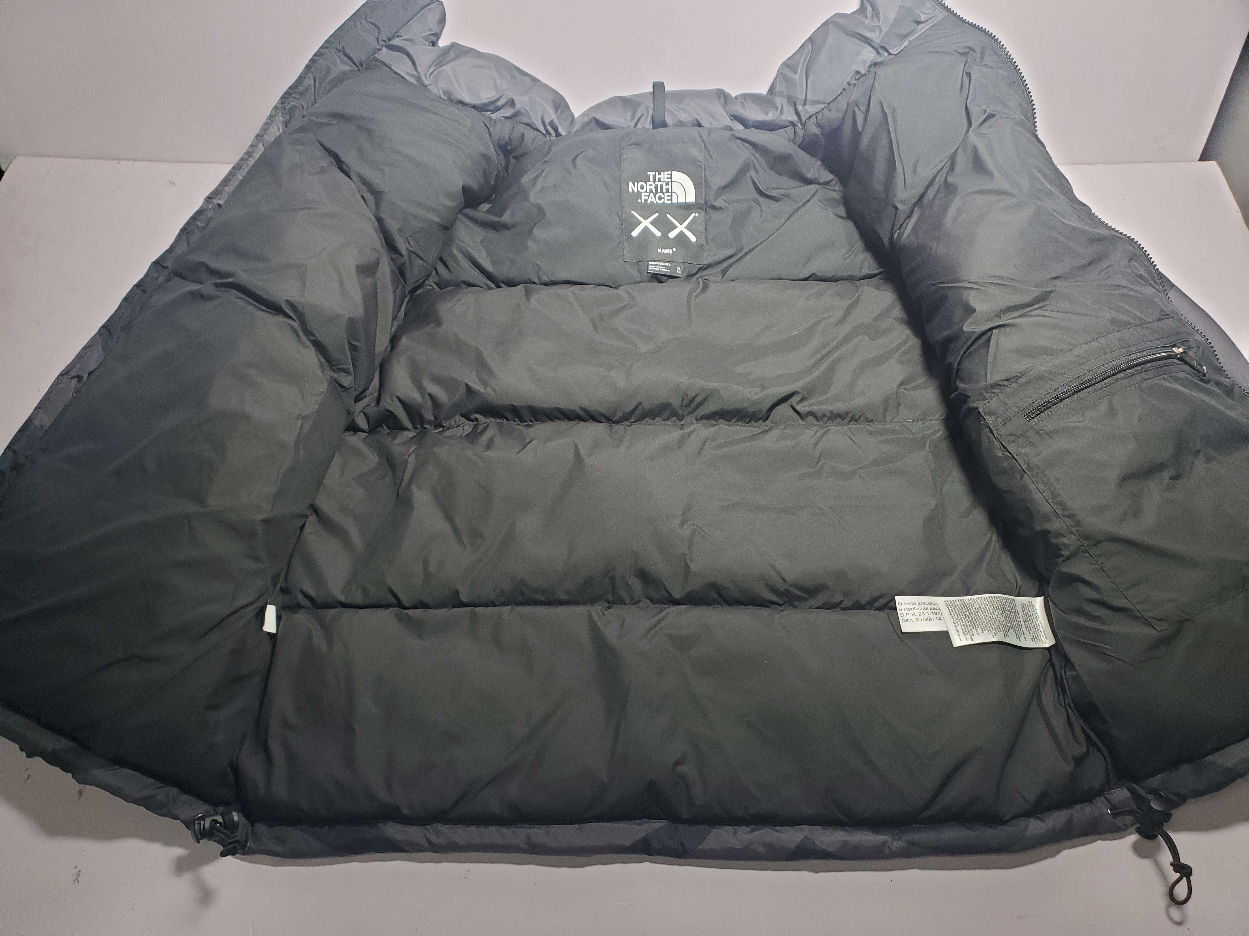 Bstsneaker-The North Face x Kaws Retro 1996 Nuptse Jacket