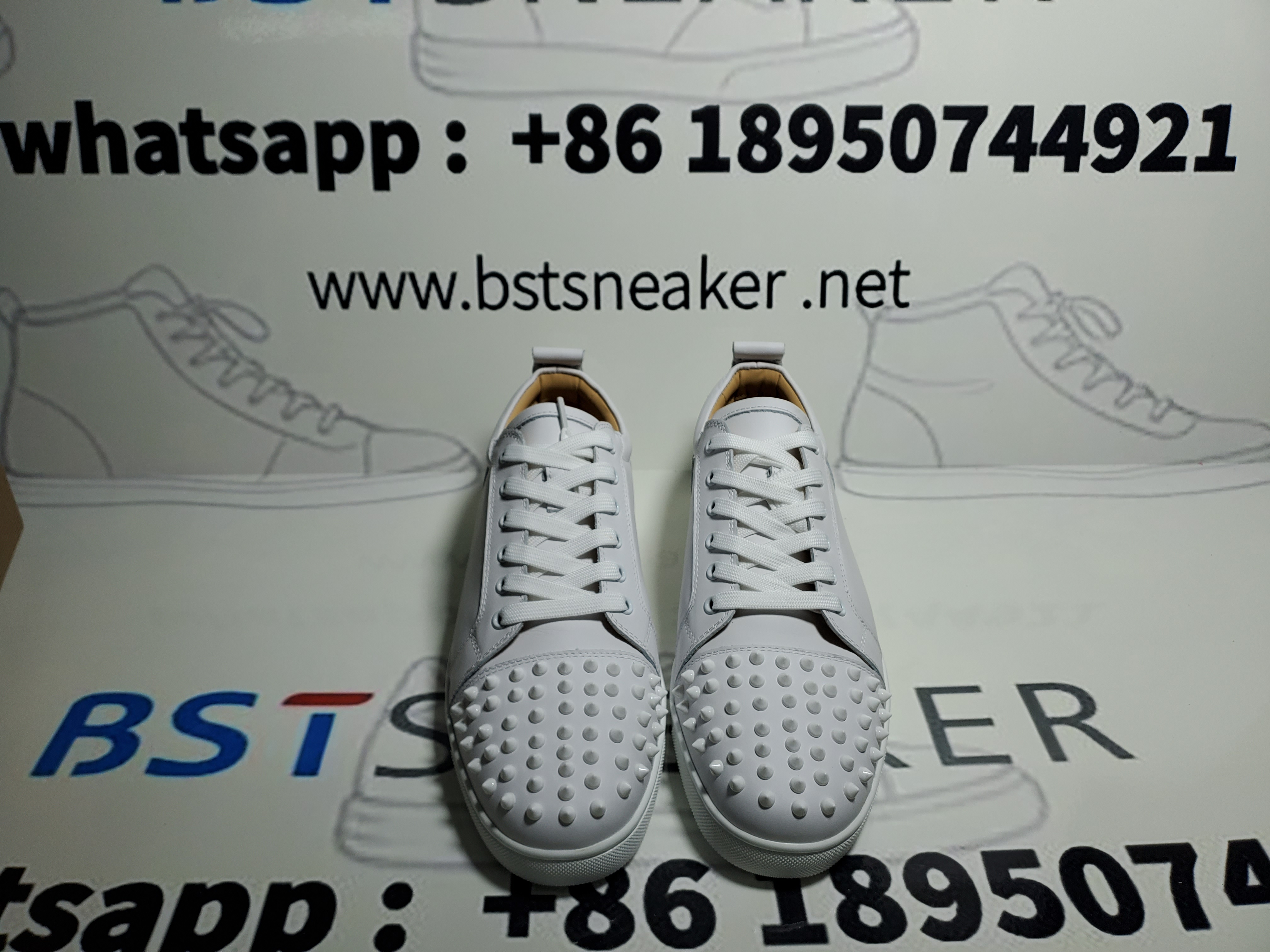 Bstsneaker- Christian Louboutin Louis Junior Spikes Sneaker Leather White