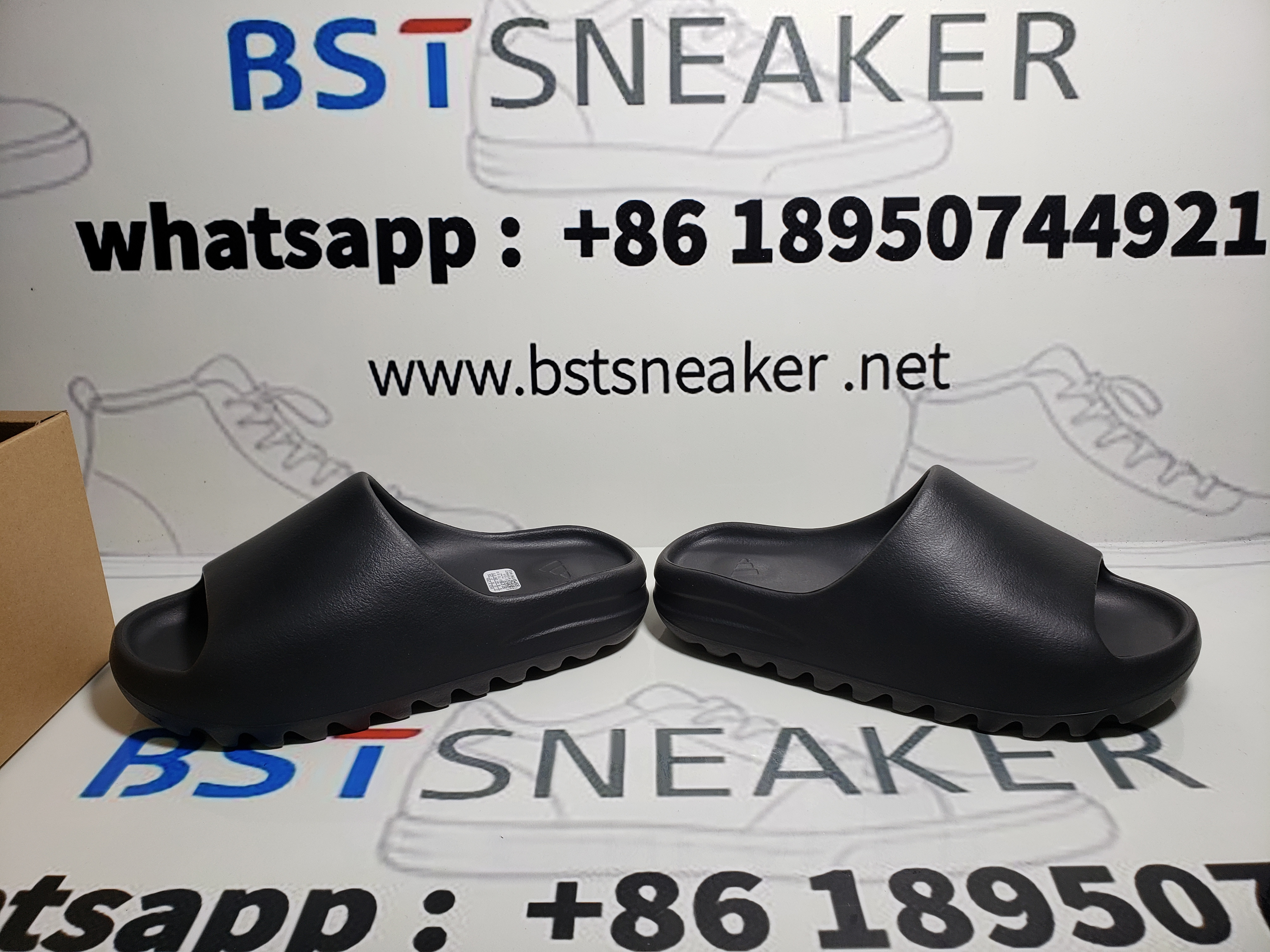 Bstsneaker-Adidas Yeezy Slide Onyx HQ6448