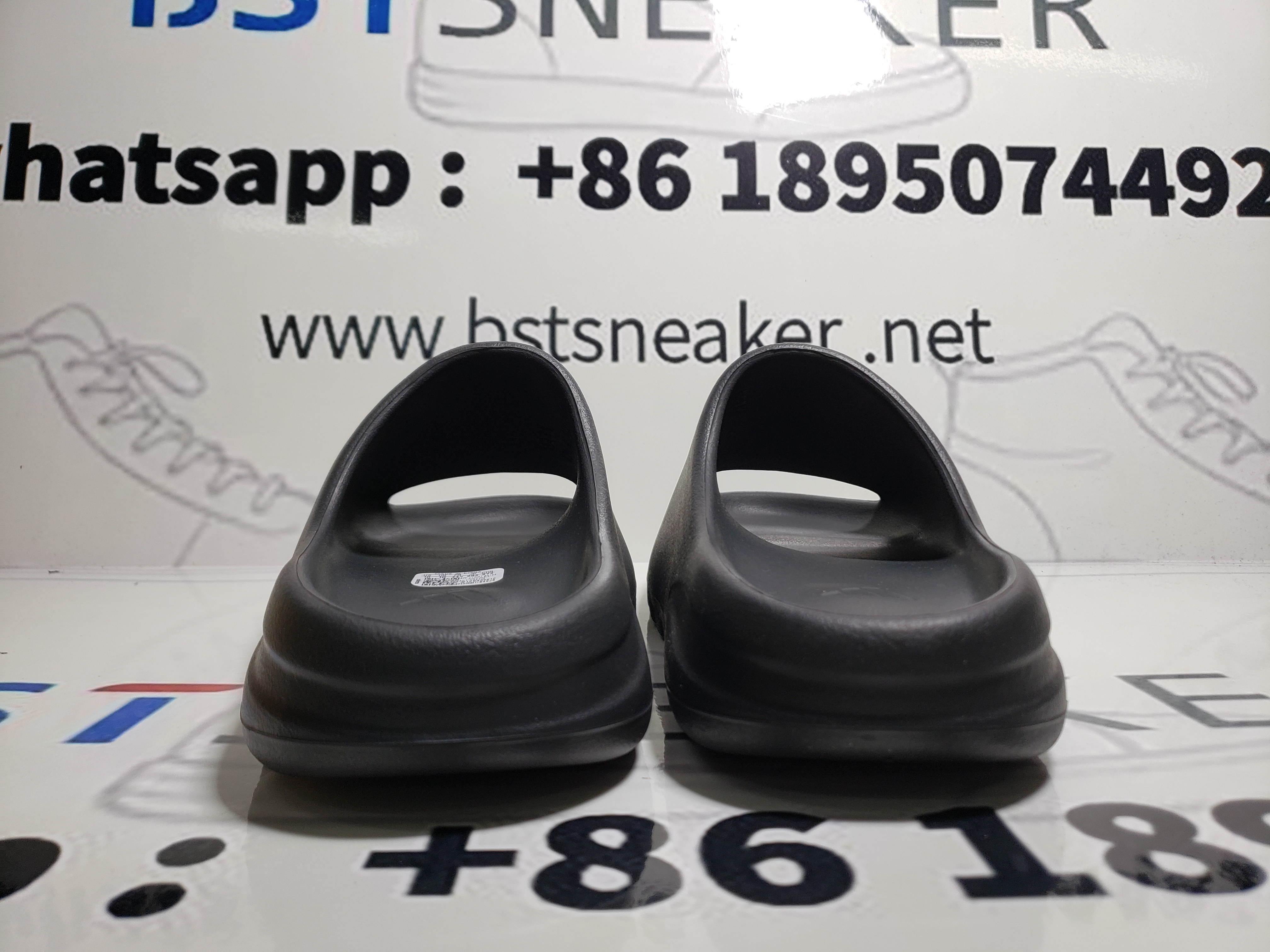 Bstsneaker-Adidas Yeezy Slide Onyx HQ6448
