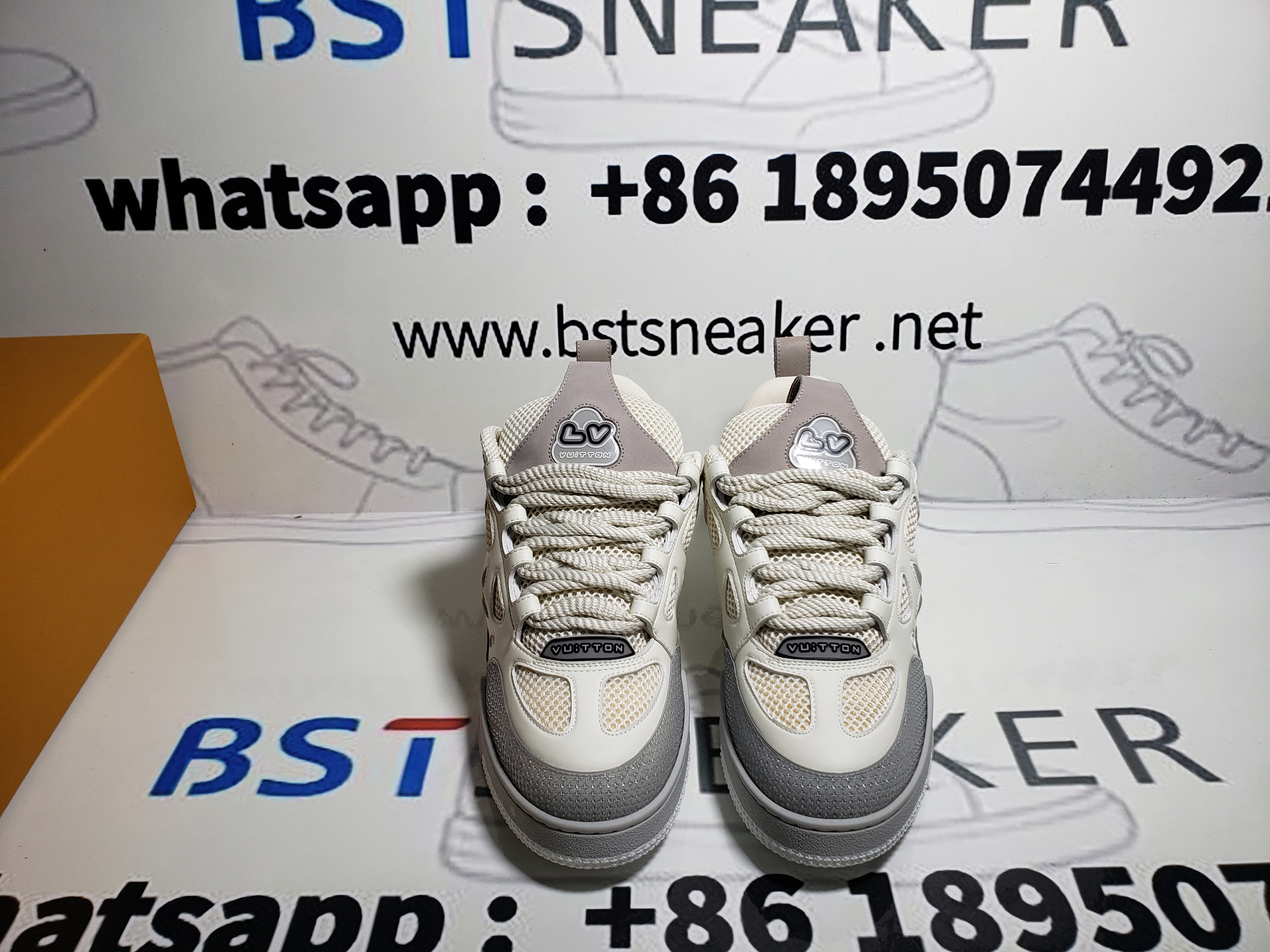 Bstsneaker-Louis Vuitton Leather lace up Fashionable Board Shoes White Gray 1ACQP4 SK8