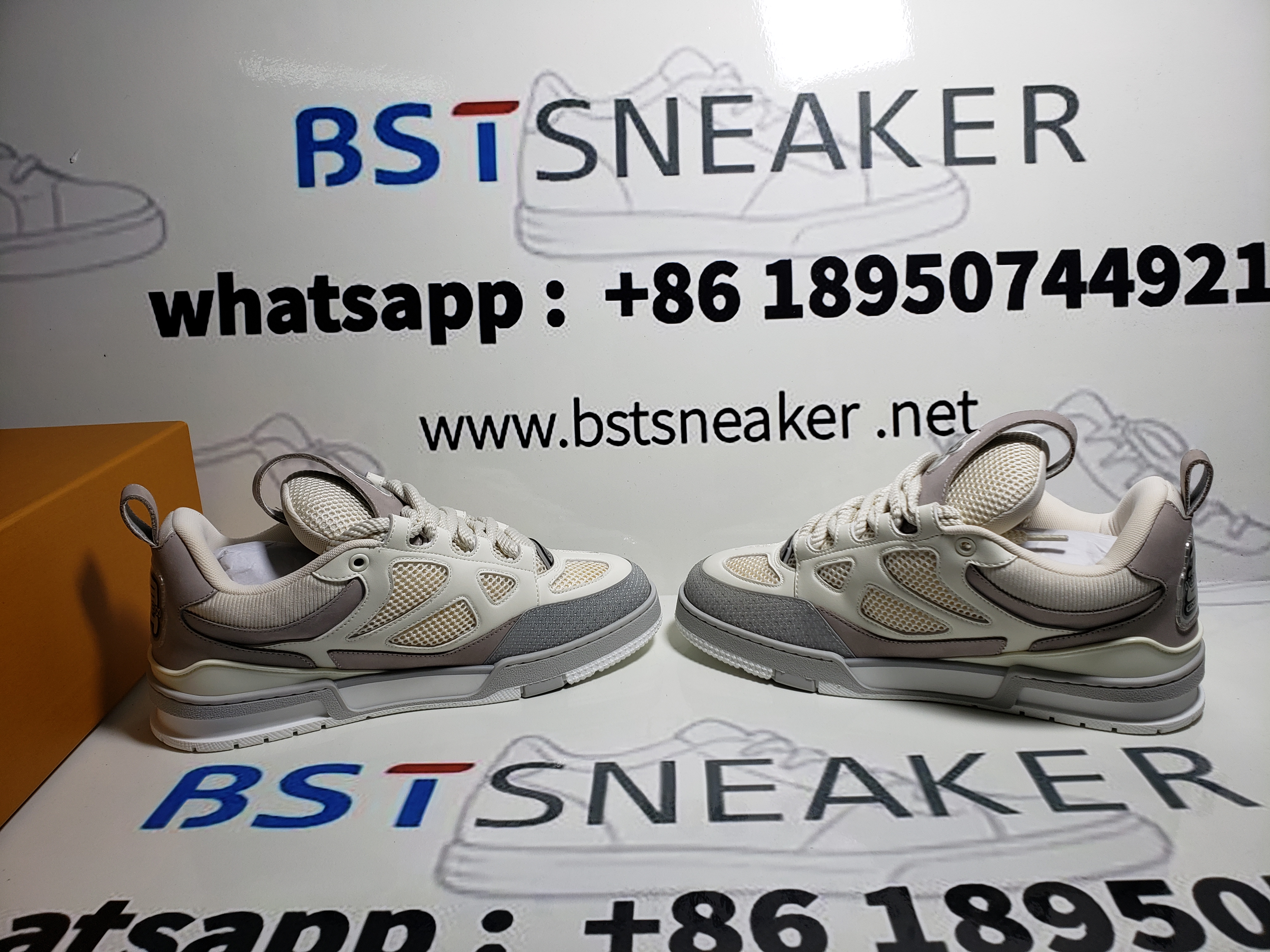 Bstsneaker-Louis Vuitton Leather lace up Fashionable Board Shoes White Gray 1ACQP4 SK8