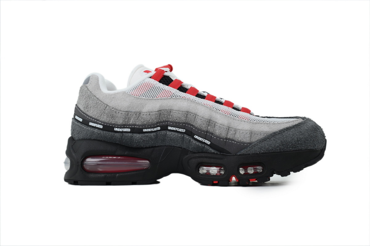 Bstsneaker- Undefeated x Nike Air Max 95 'Bright Crimson'  IB4523-003