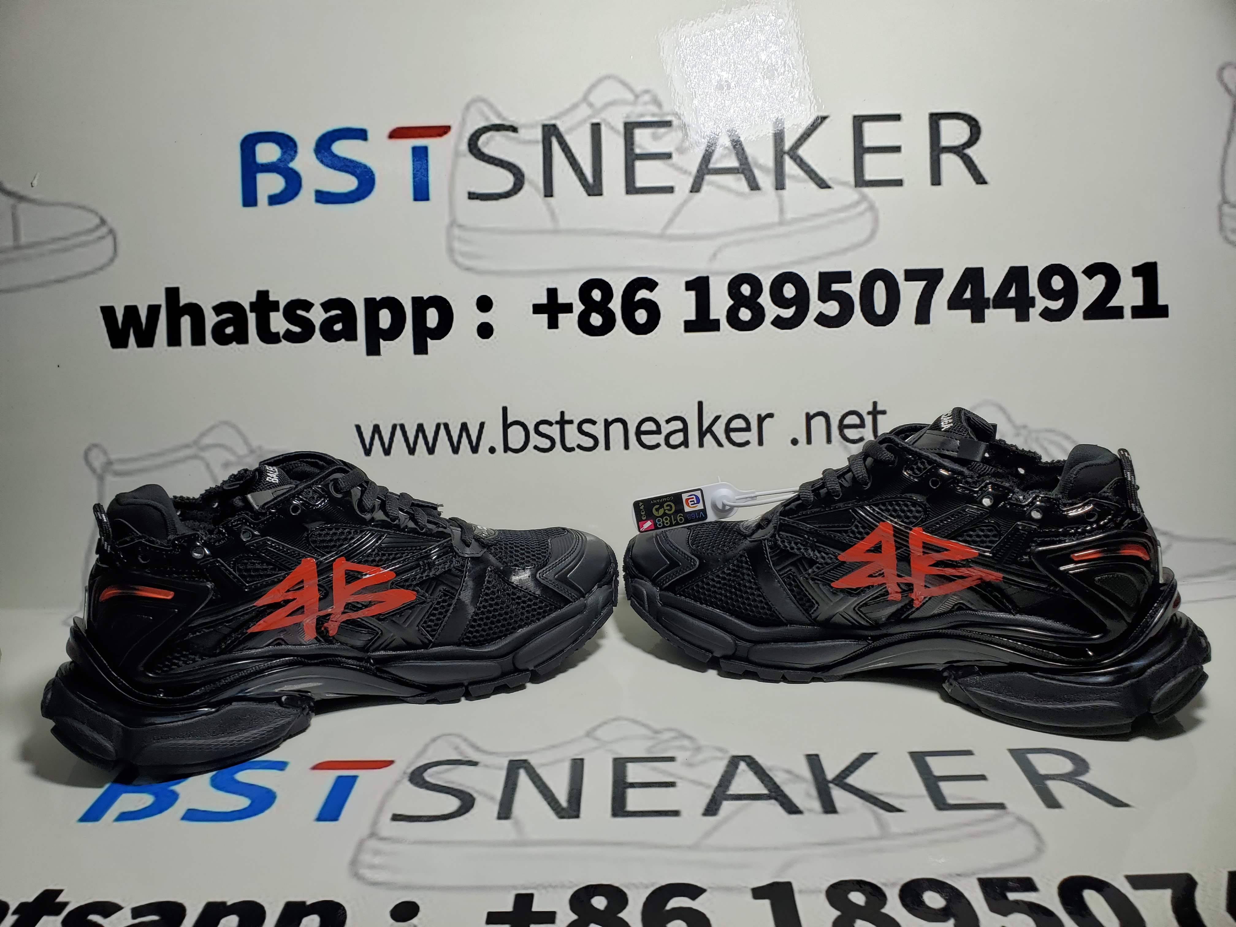 Bstsneaker-Balenciaga Runner Black And Red Characters 677402 W3RB1 0102