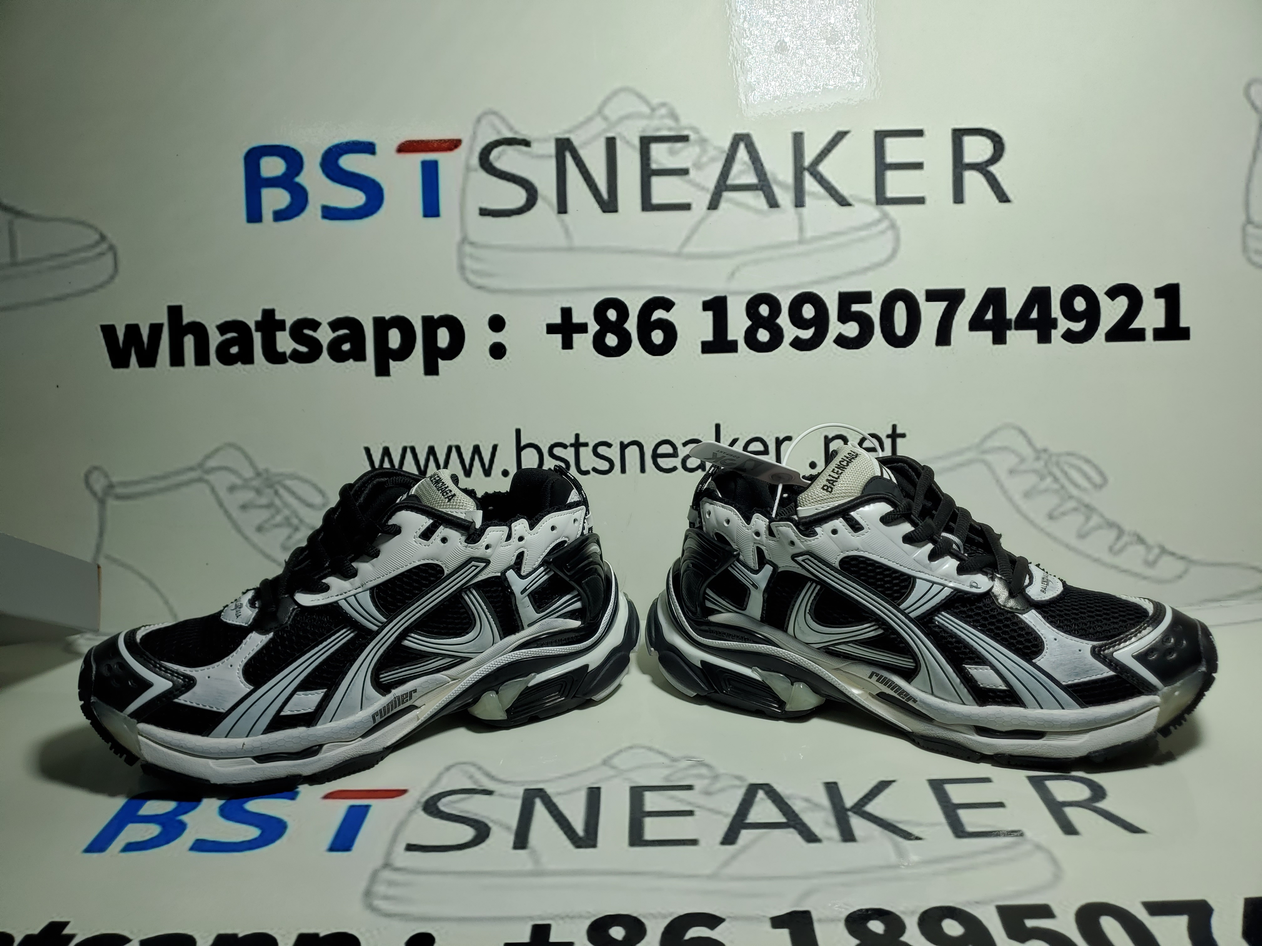 Bstsneaker-Balenciaga Runner Sneaker White Black 772774 W3RMU 9010