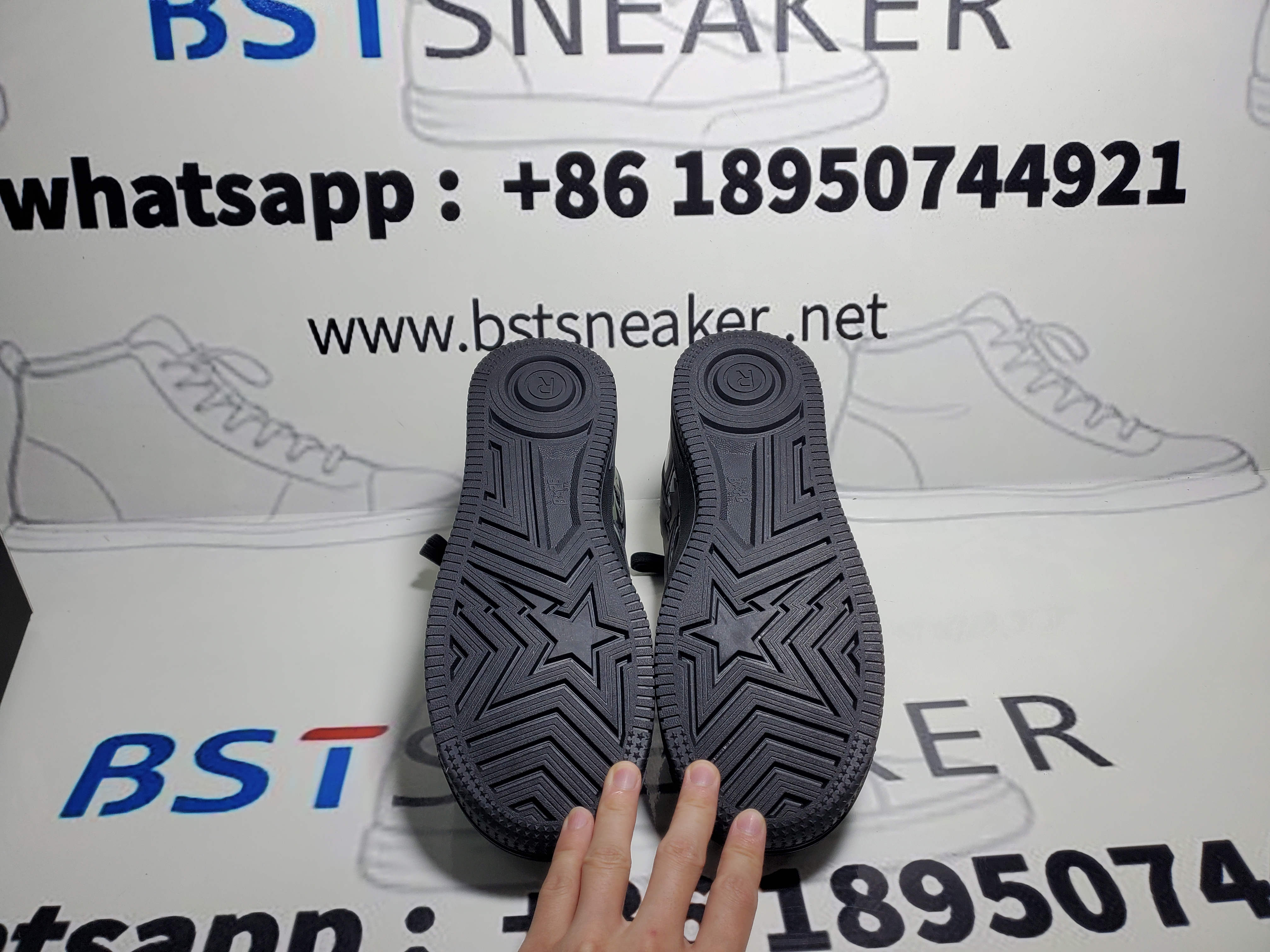 Bstsneaker-Bathing Bape Black Shark Collaboration IG73-191-914