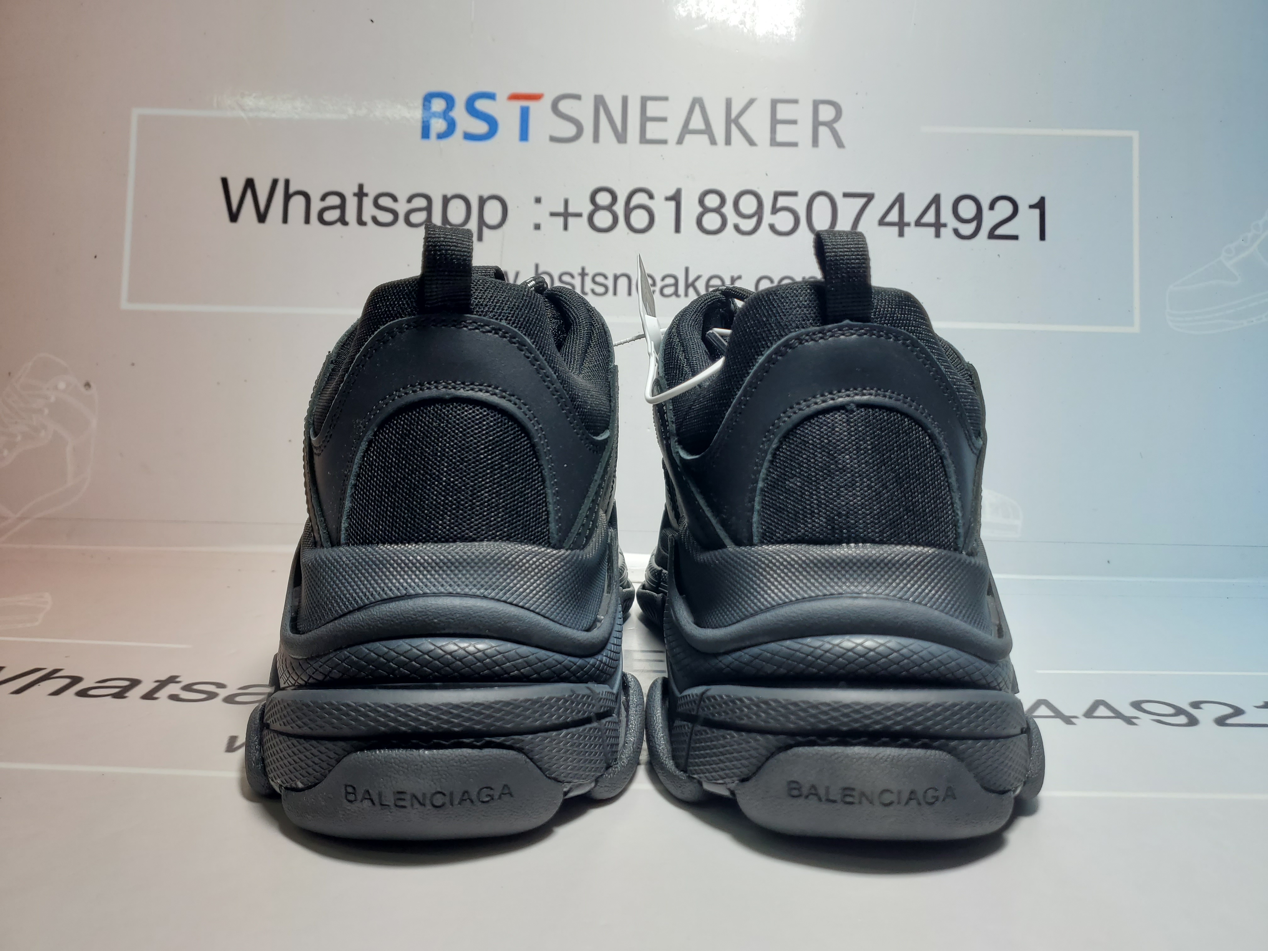 Bstsneaker- Balenciaga Triple S 512176 W0901 1000 