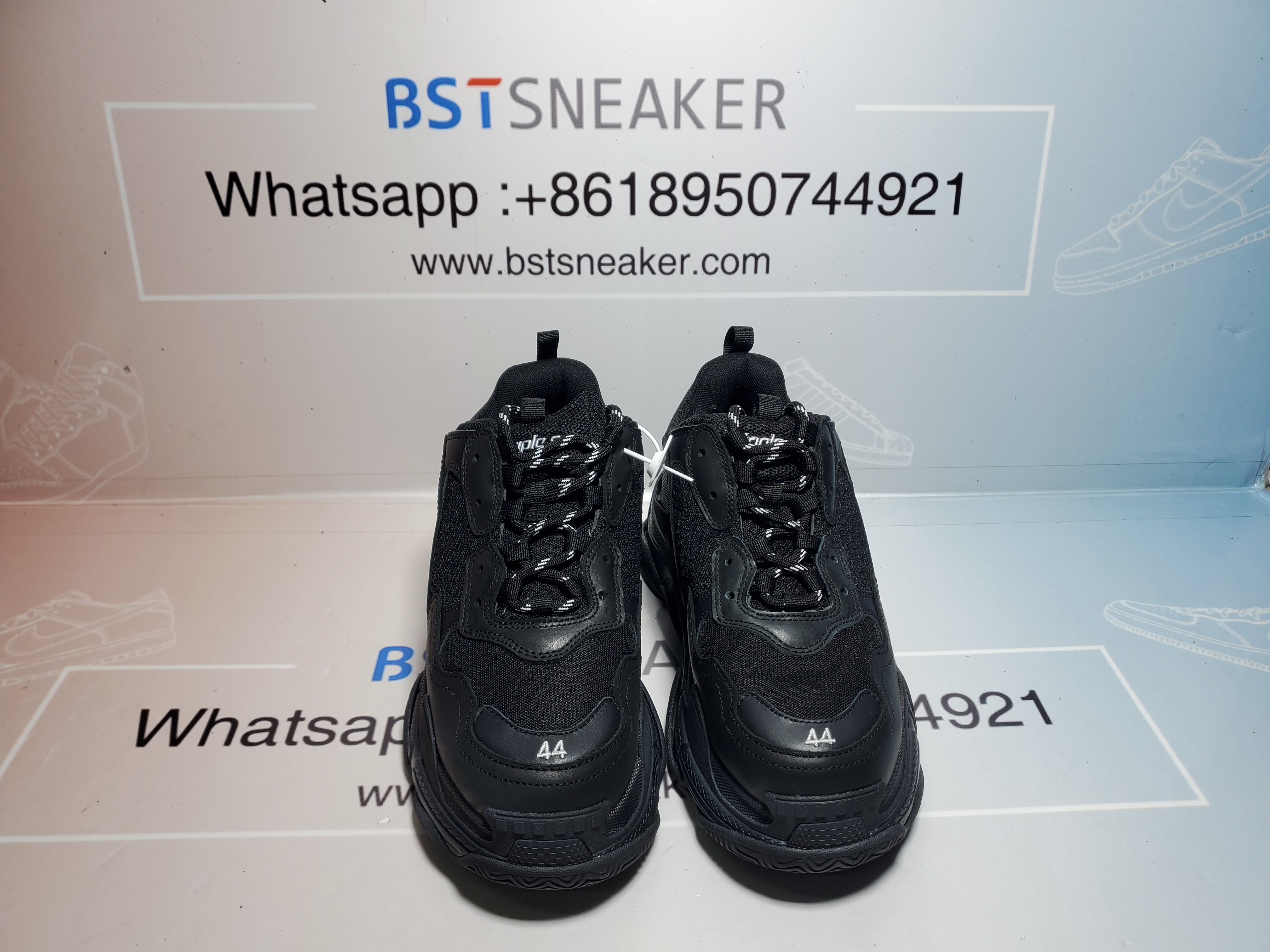 Bstsneaker- Balenciaga Triple S 512176 W0901 1000 