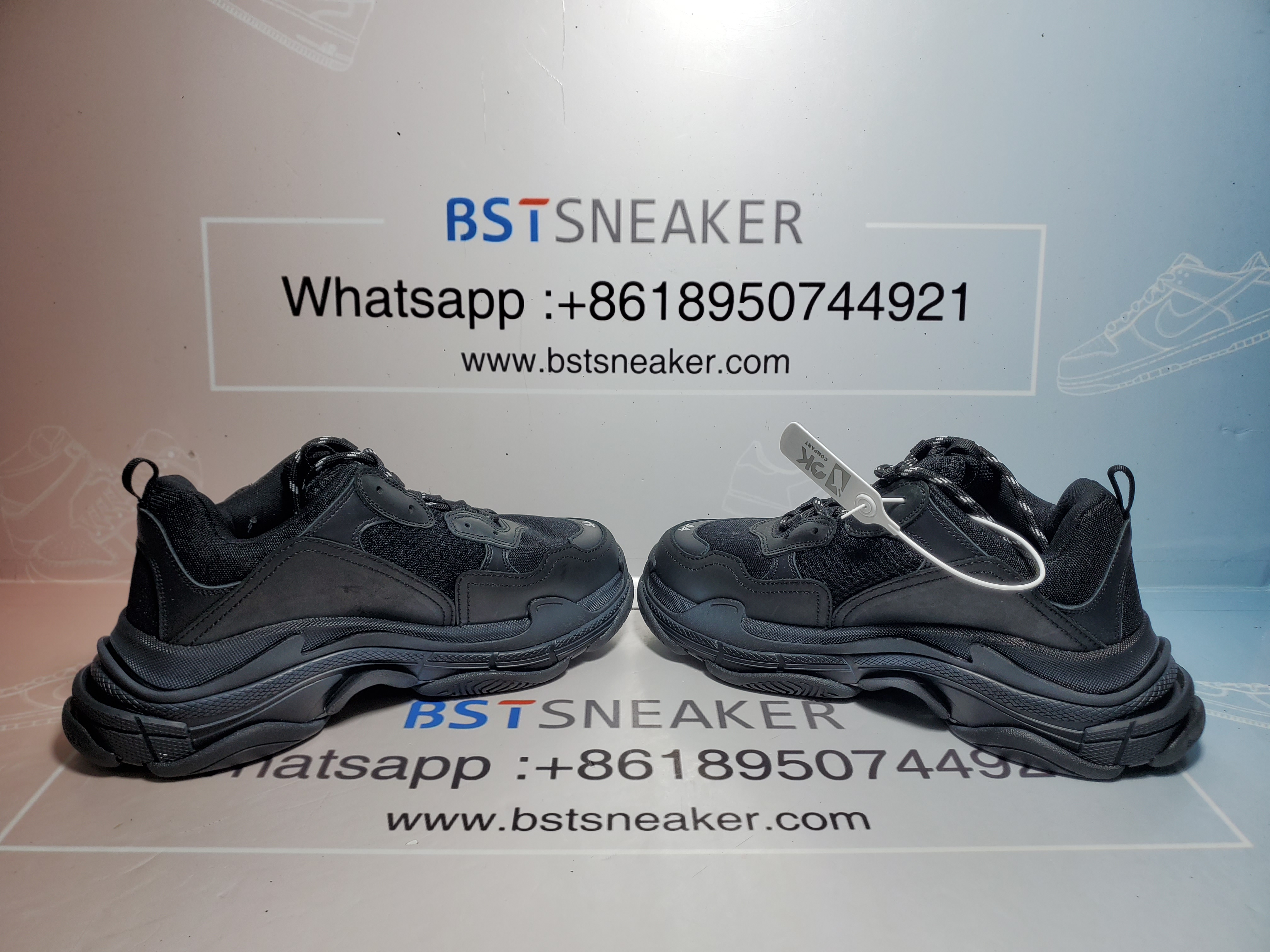 Bstsneaker- Balenciaga Triple S 512176 W0901 1000 