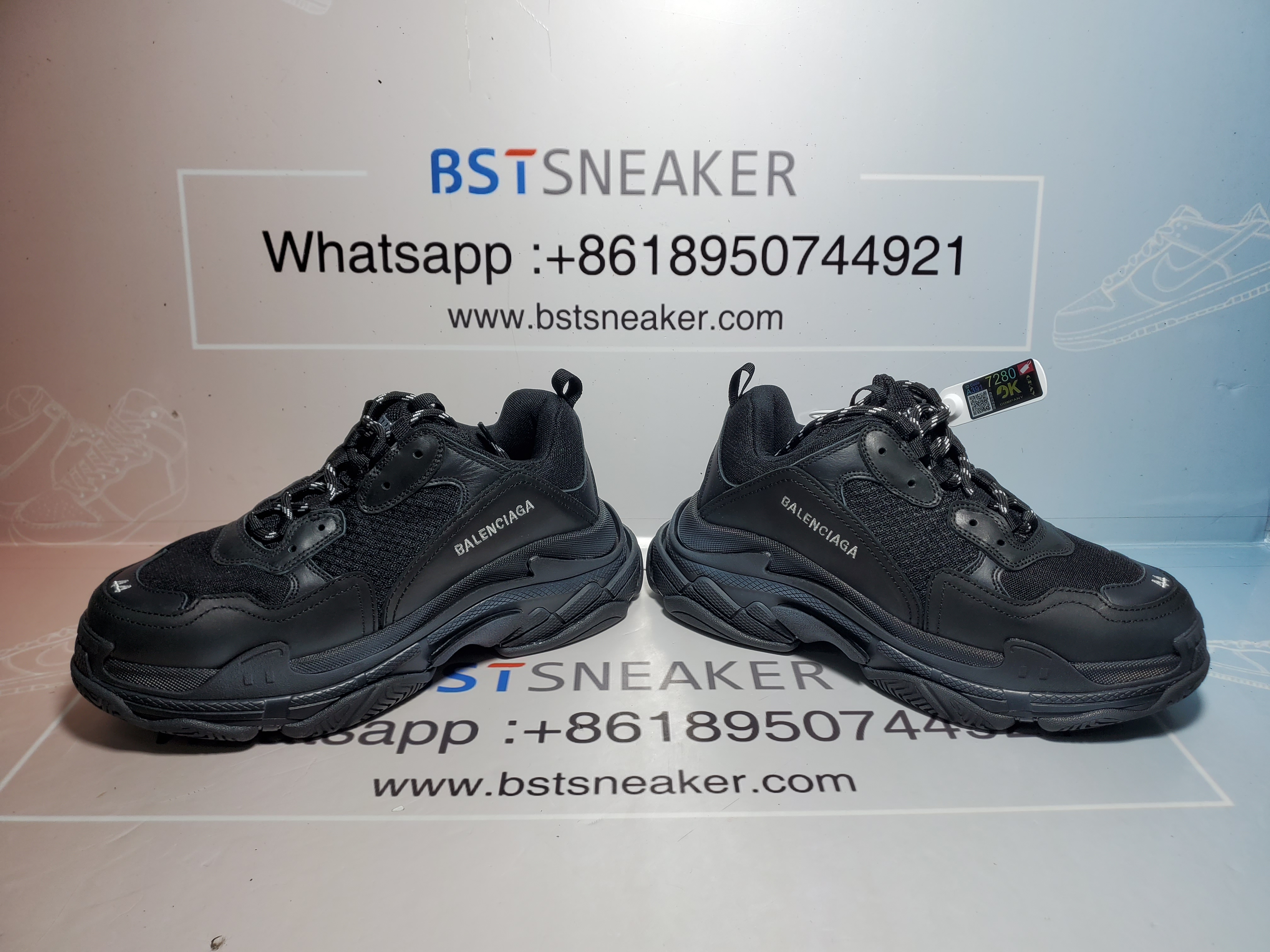 Bstsneaker- Balenciaga Triple S 512176 W0901 1000 