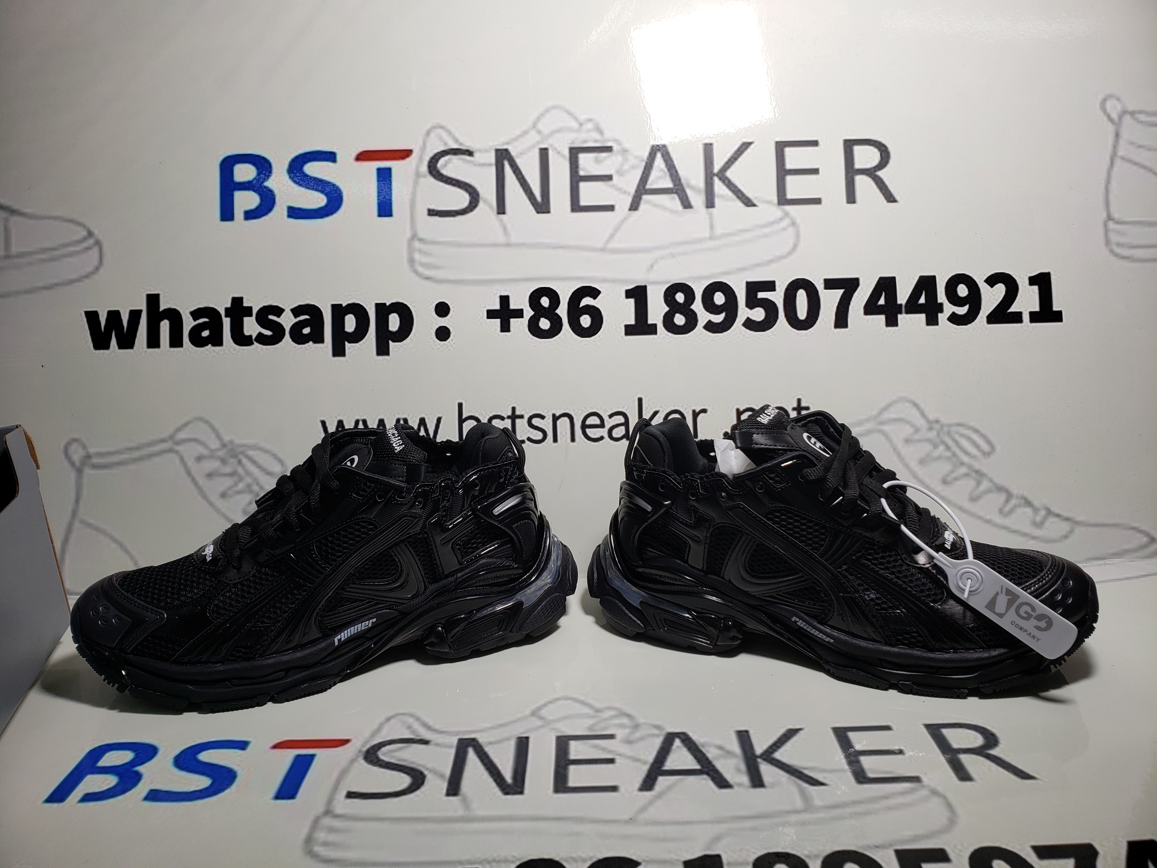 Bstsneaker-Balenciaga Runner LED Black 853225 WRNLD 1000