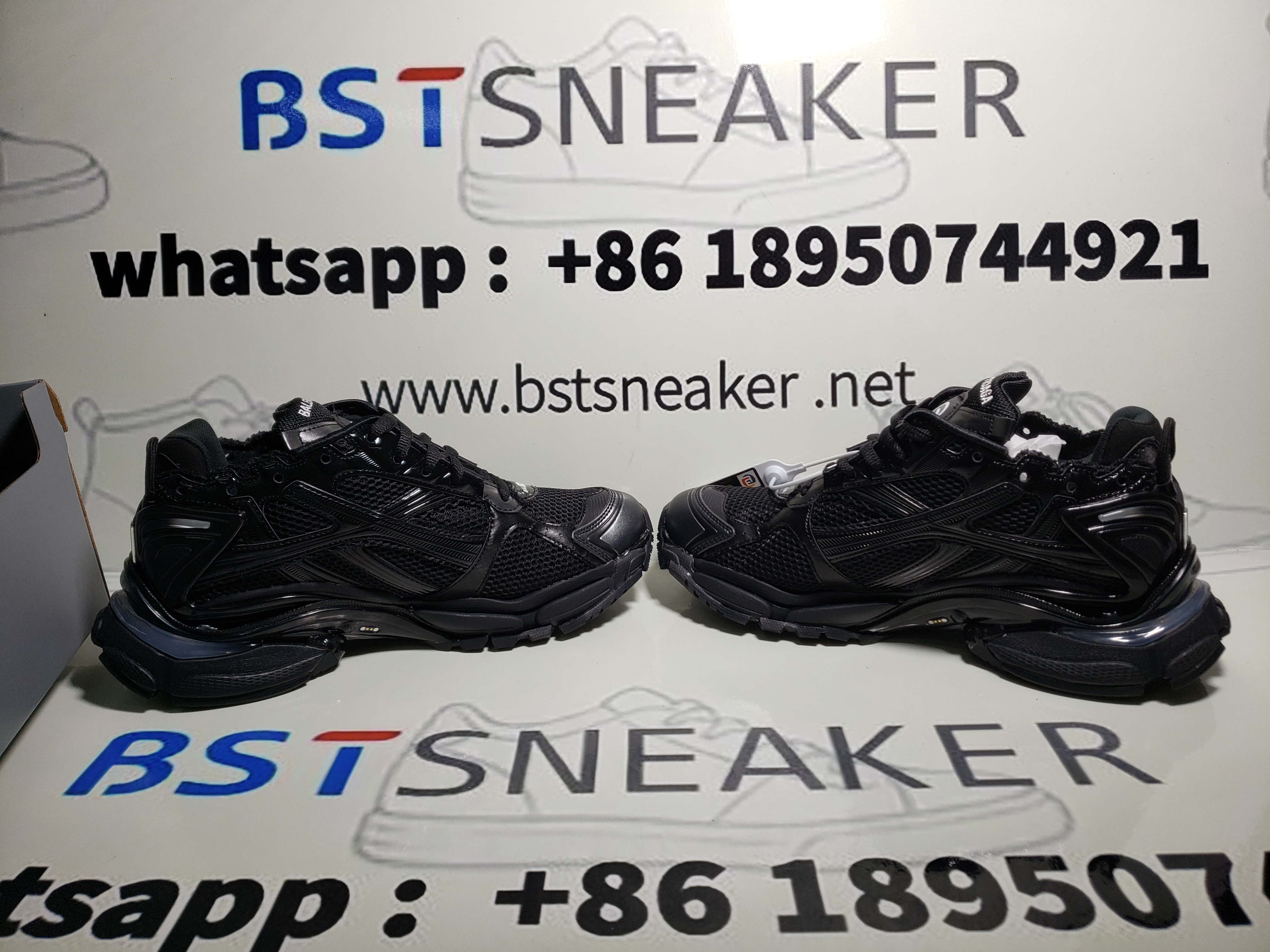 Bstsneaker-Balenciaga Runner LED Black 853225 WRNLD 1000