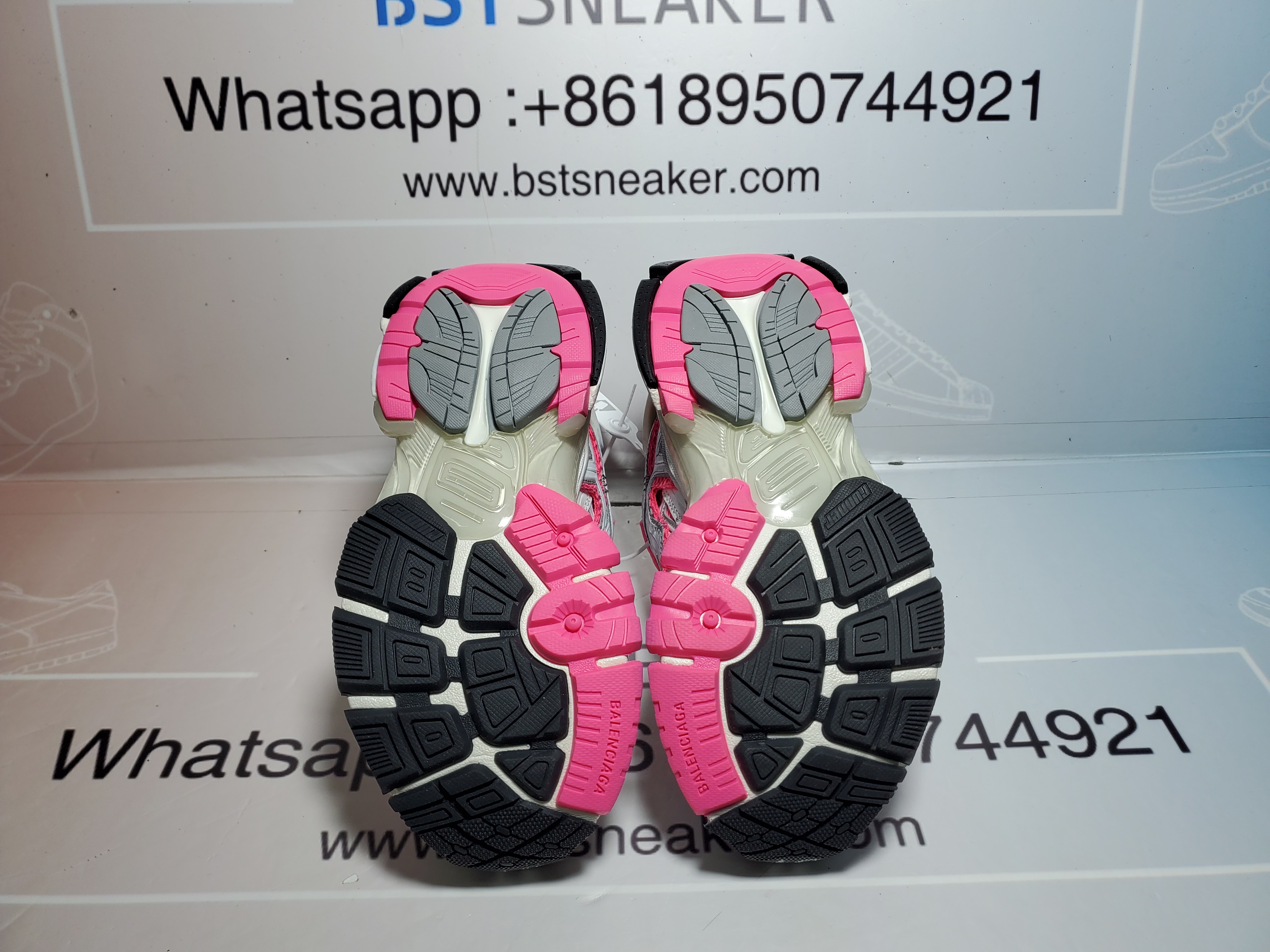 Bstsneaker-Balenciaga Runner White Fluo Pink (Women's) 677402 W3RBN 9155