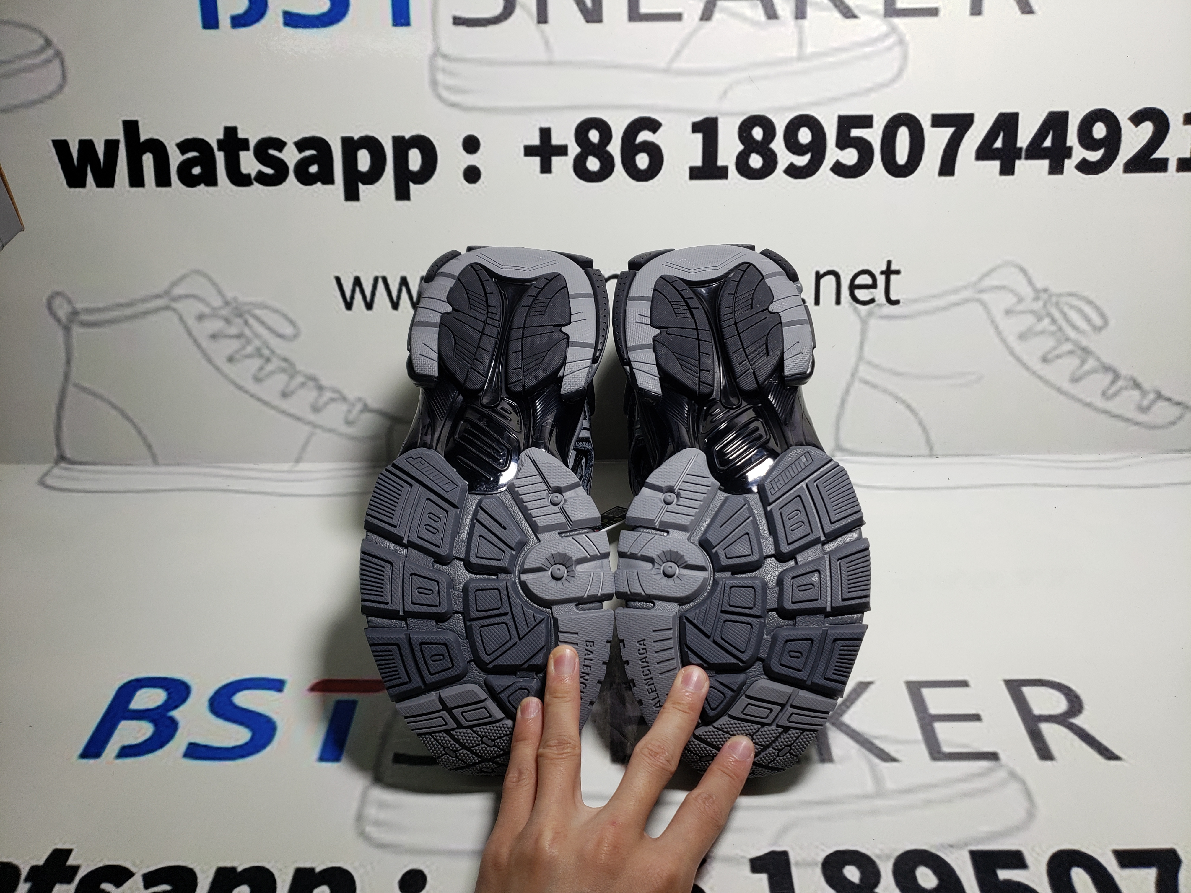 Bstsneaker-Balenciaga Runner Dark Grey Black 677403 W3RBR 1515 