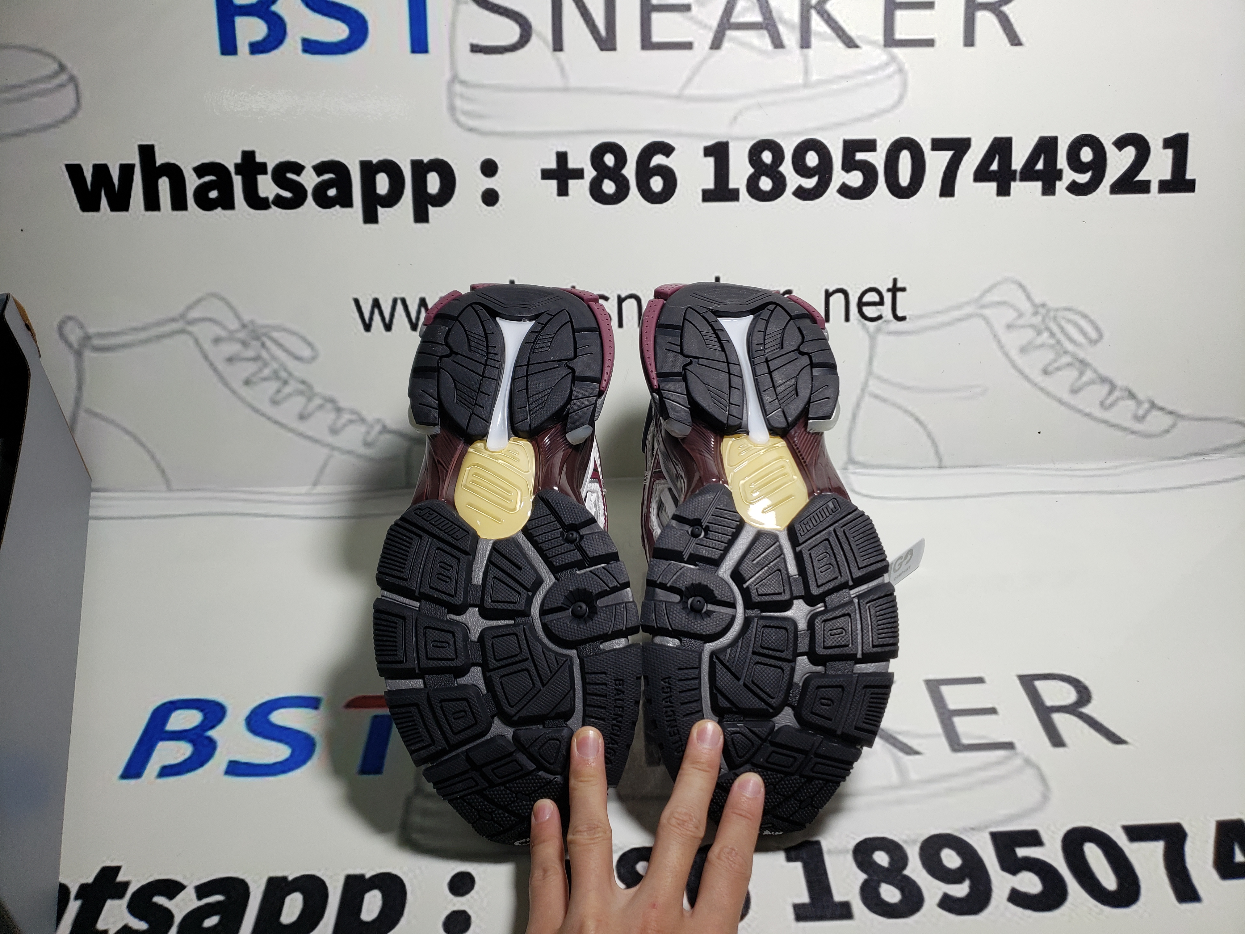 Bstsneaker-Balenciaga Runner Burgundy 677403 W3RB3 9069