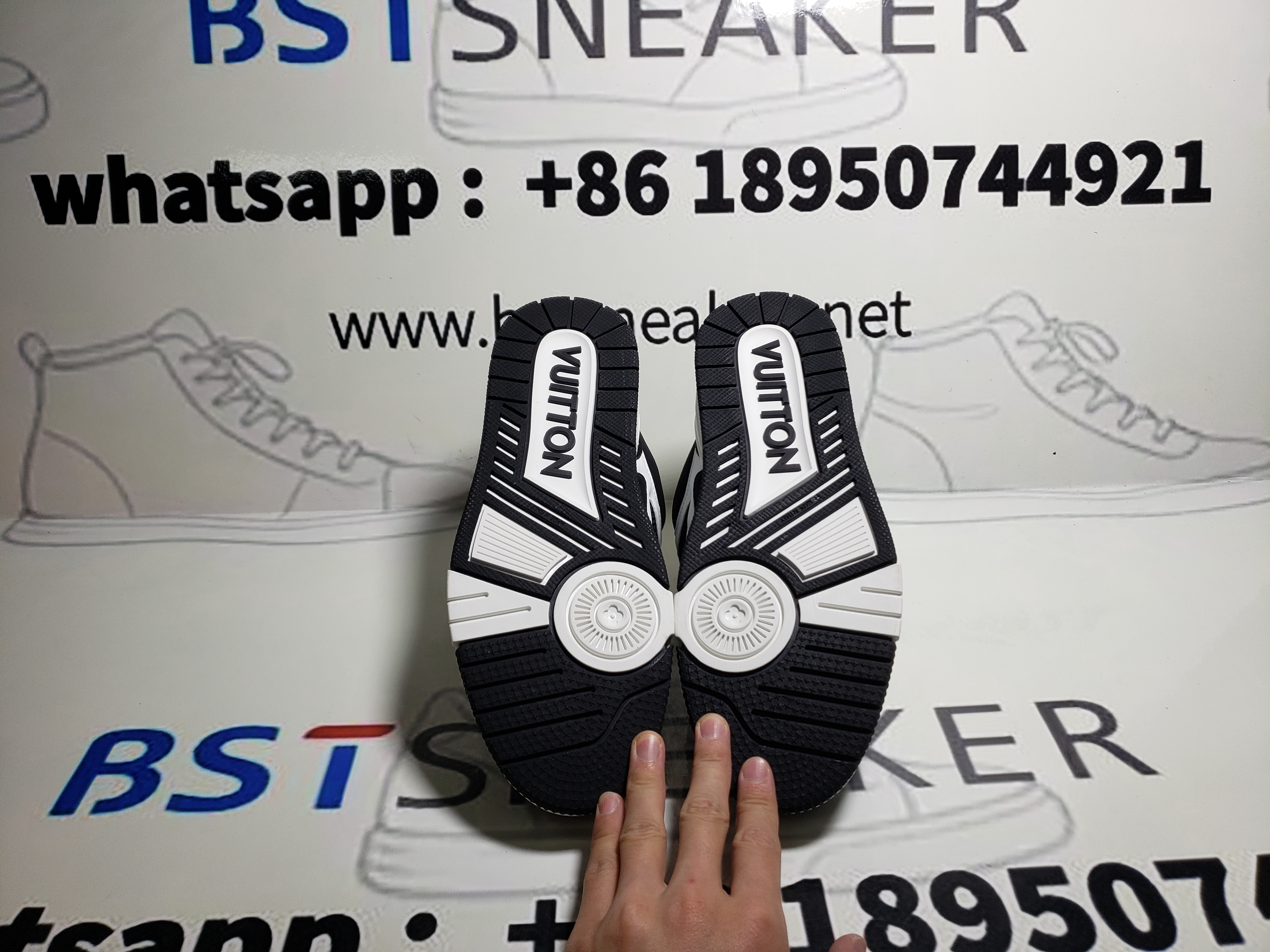 Bstsneaker-Louis Vuitton LV Skate Sneaker Black And White