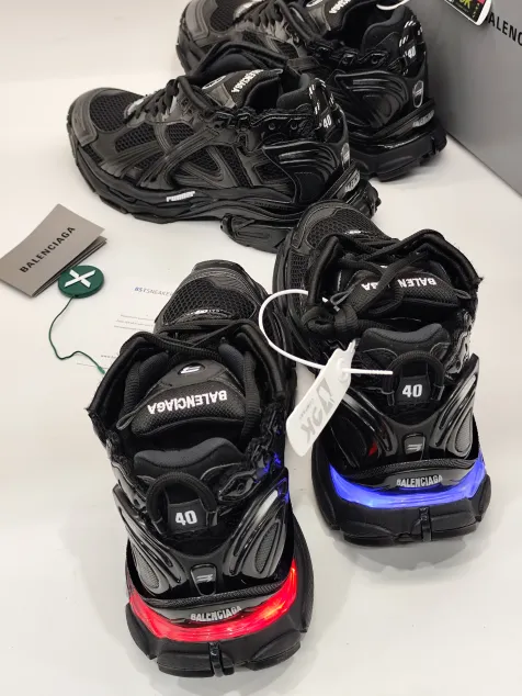 Bstsneaker-Balenciaga Runner LED Black 853225 WRNLD 1000