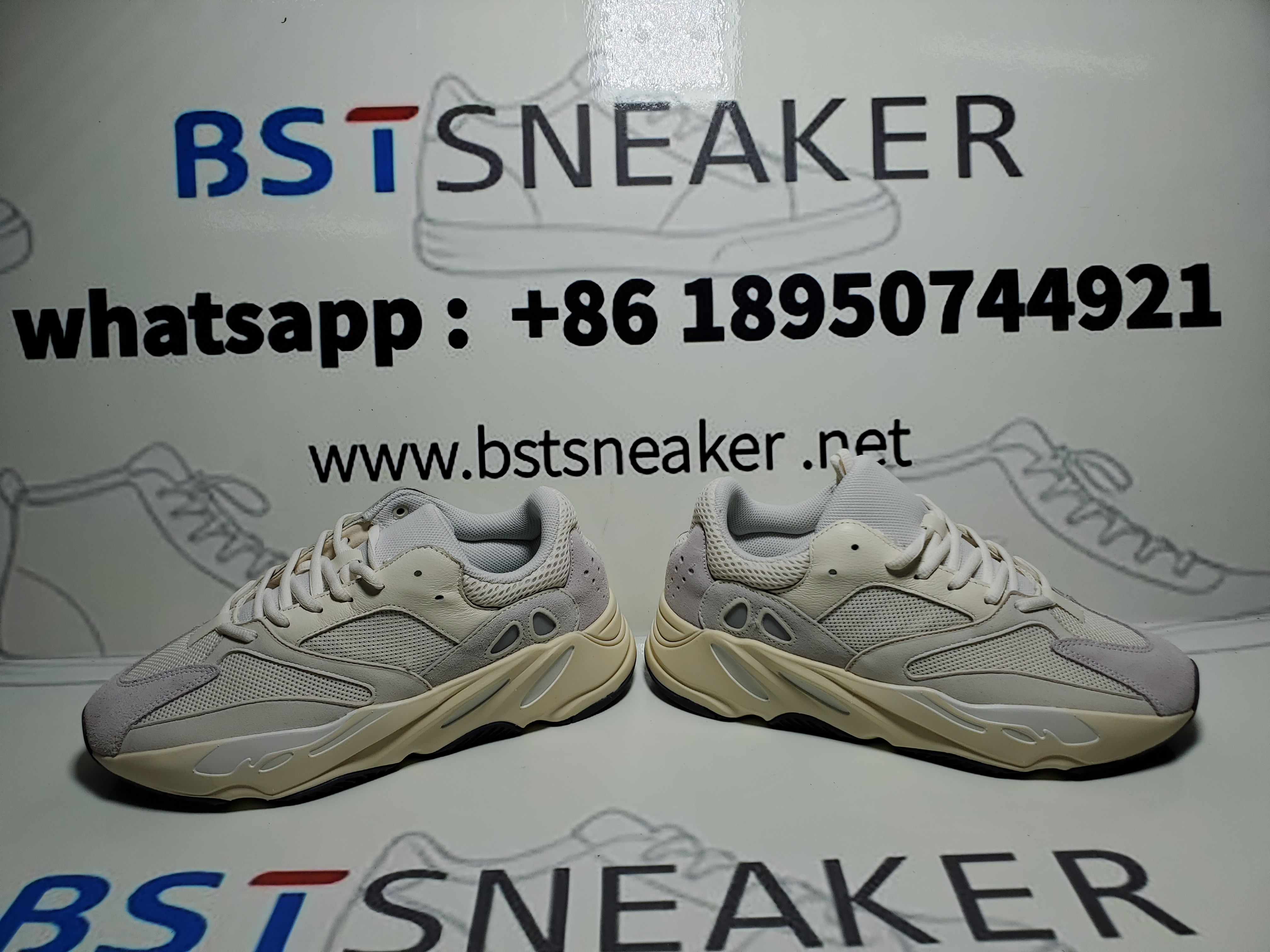 Bstsneaker-Adidas Yeezy Boost 700 Analog EG7596 