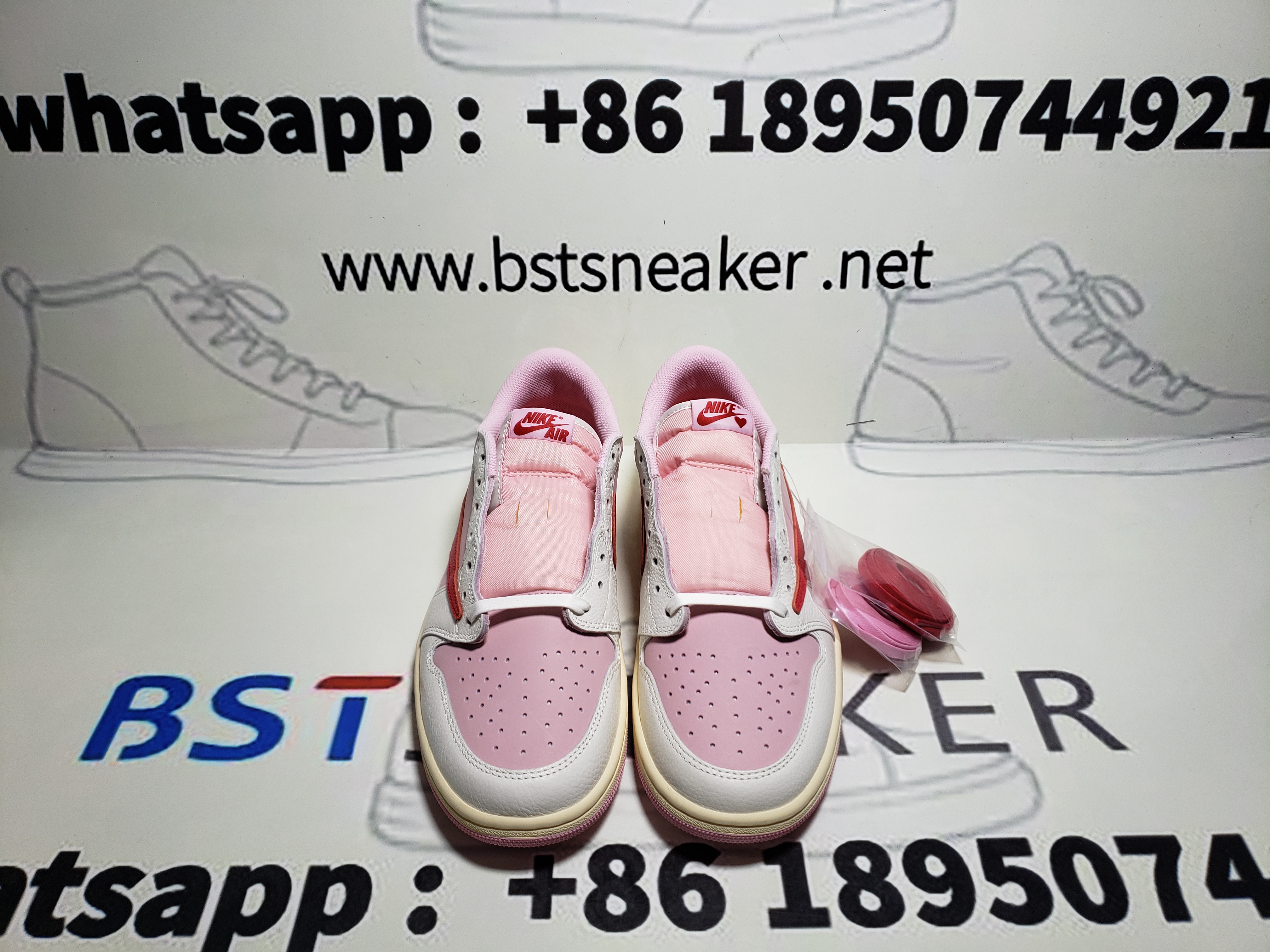 Bstsneaker-Nike x Travis Scott Air Jordan 1 Low OG "Sail/Tropical Pink" IQ7604-101
