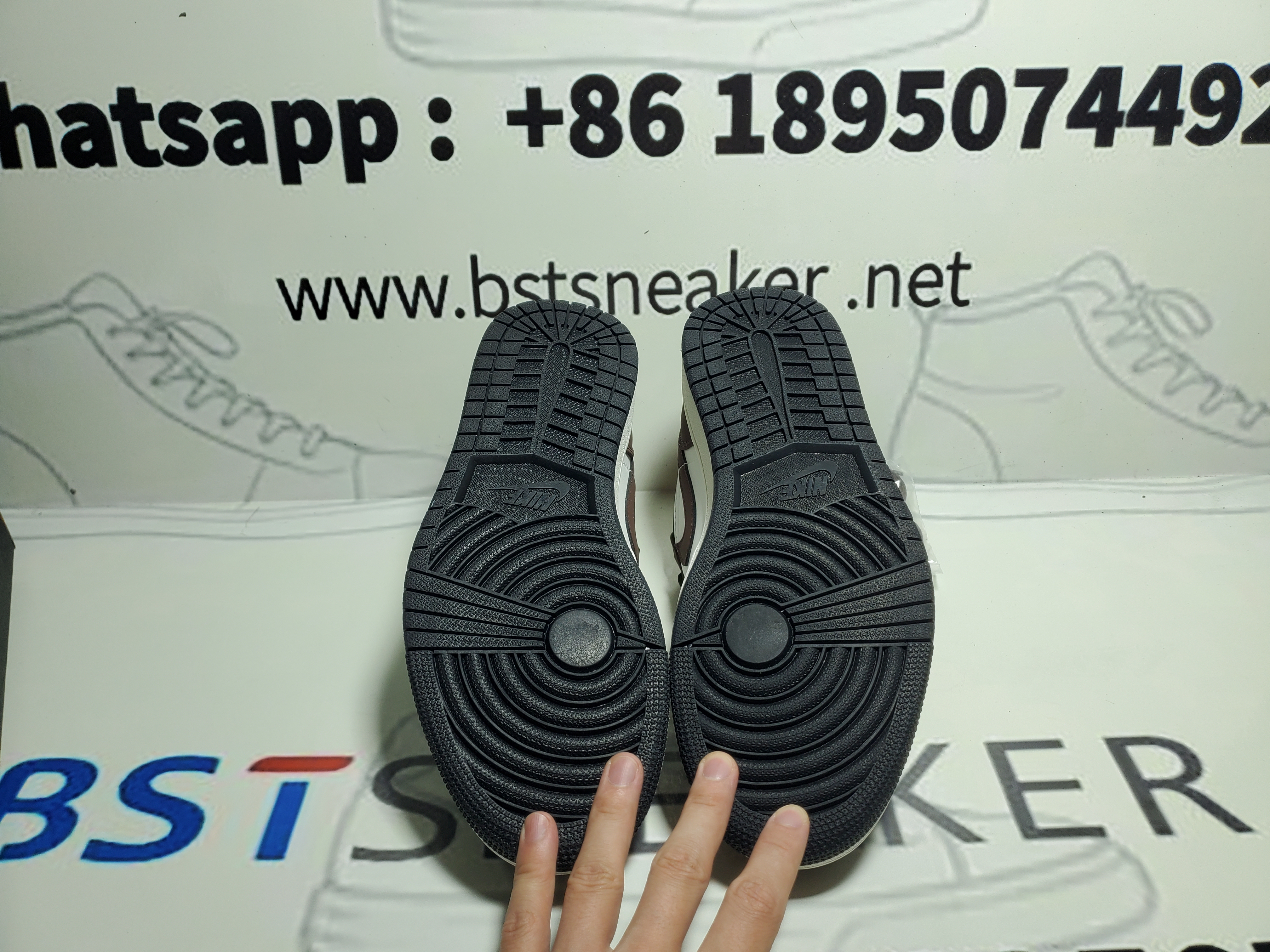 Bstsneaker- Air Jordan 1 Low Mocha DC6991-200  