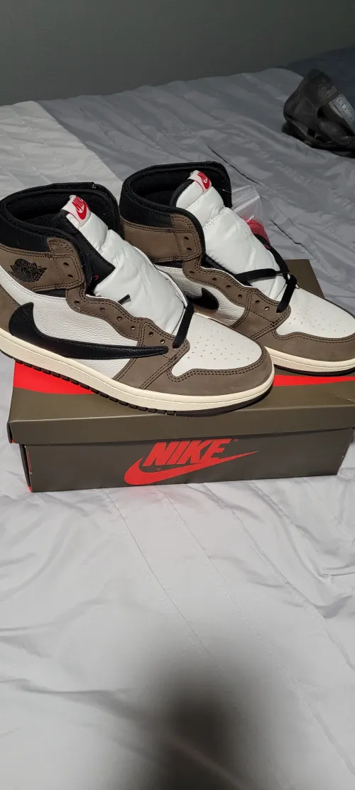 Bstsneaker- Air Jordan 1 Retro High Travis Scott CD4487-100  review 