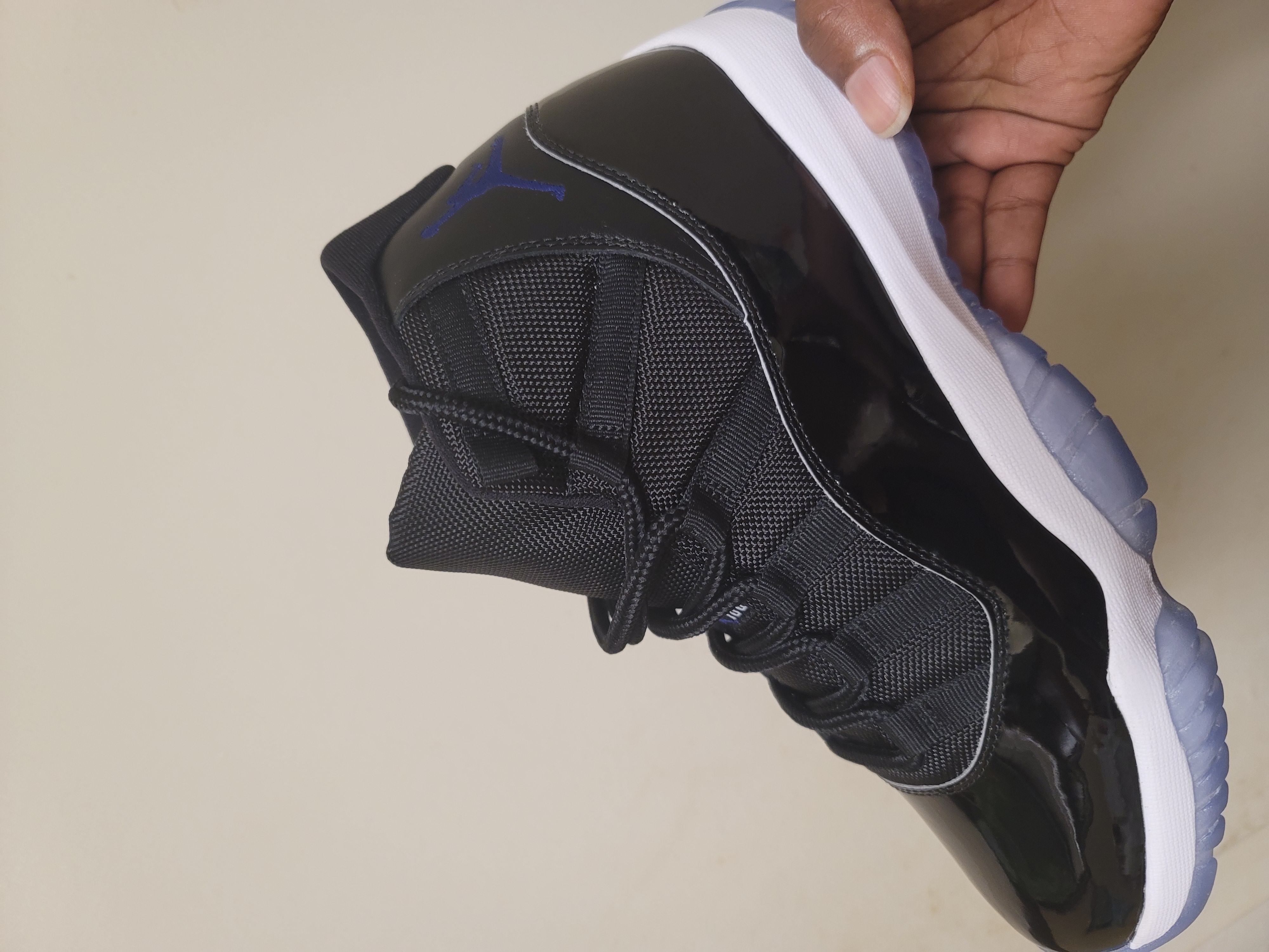 Bstsneaker- Air Jordan 11 Retro Space Jam (2016) 378037-003  review Douglas 03